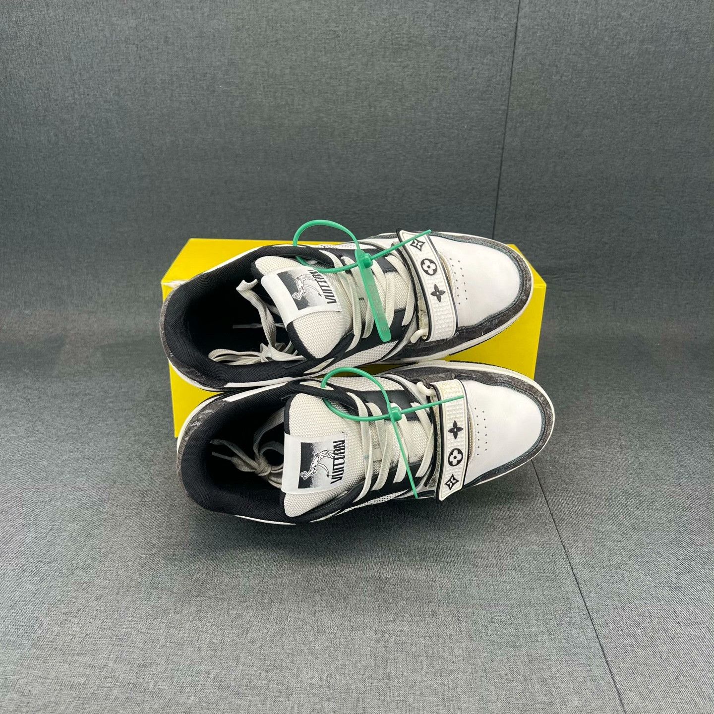 Louis Vuitton Louis Vuitton Training Black Lowtop Sneakers 41 Men Size US 8.5 / EU 41-42 - 8 Thumbnail