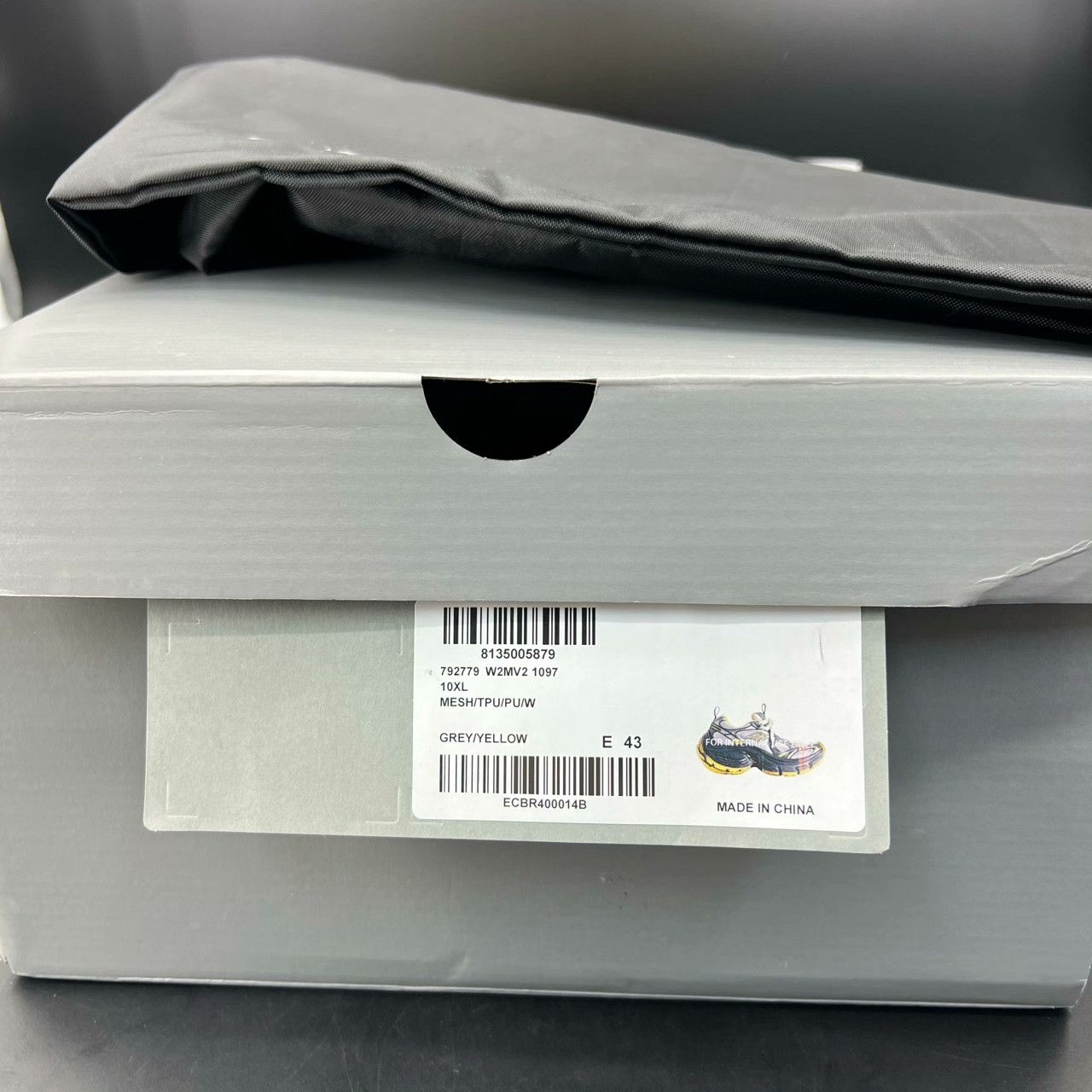 Balenciaga Balenciaga Yellow Lowtop Sneakers XL Men Size US 10 / EU 43 - 9 Thumbnail