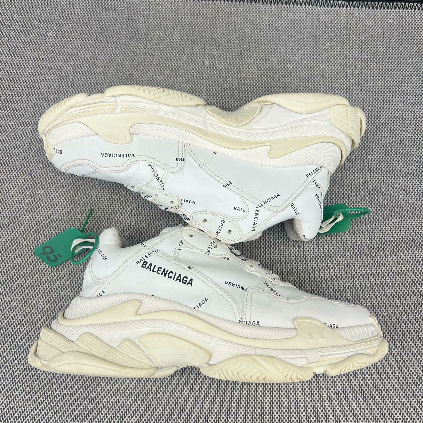 Balenciaga Balenciaga White Lowtop Sneakers 42 Men Size US 9 / EU 42 - 2 Thumbnail