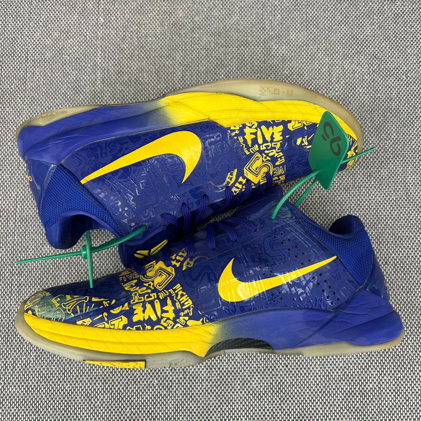 Nike Nike Yellow Lowtop Sneakers 44 Men Size US 10.5 / EU 43-44 - 2 Thumbnail