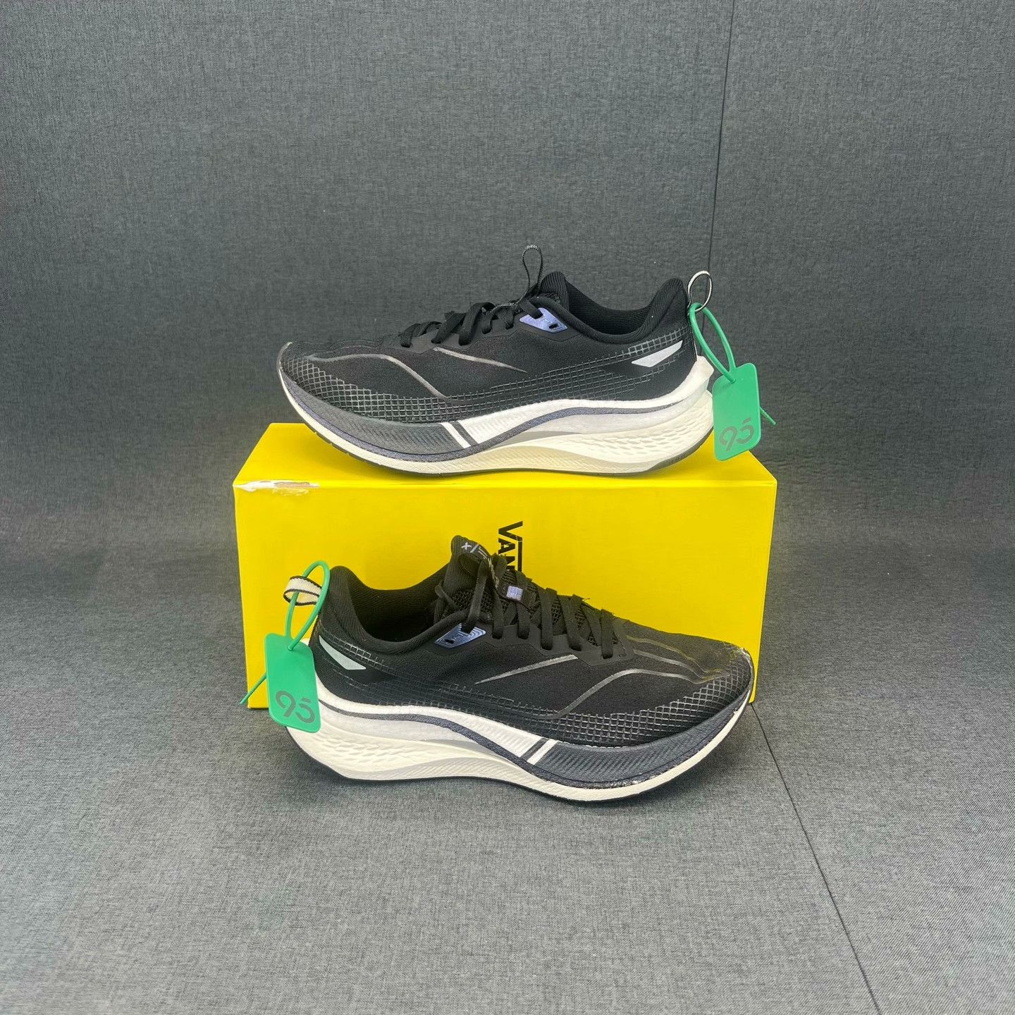 Li-Ning Li-Ning Black Lowtop Sneakers 39 Men Size US 6.5 / EU 39-40 - 3 Thumbnail