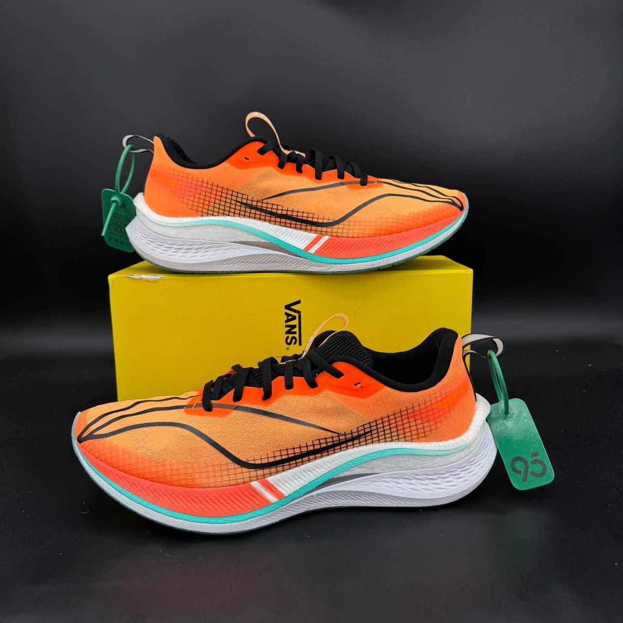Li-Ning Li-Ning Glow Orange Lowtop Sneakers 44 Men Size US 10.5 / EU 43-44 - 2 Thumbnail