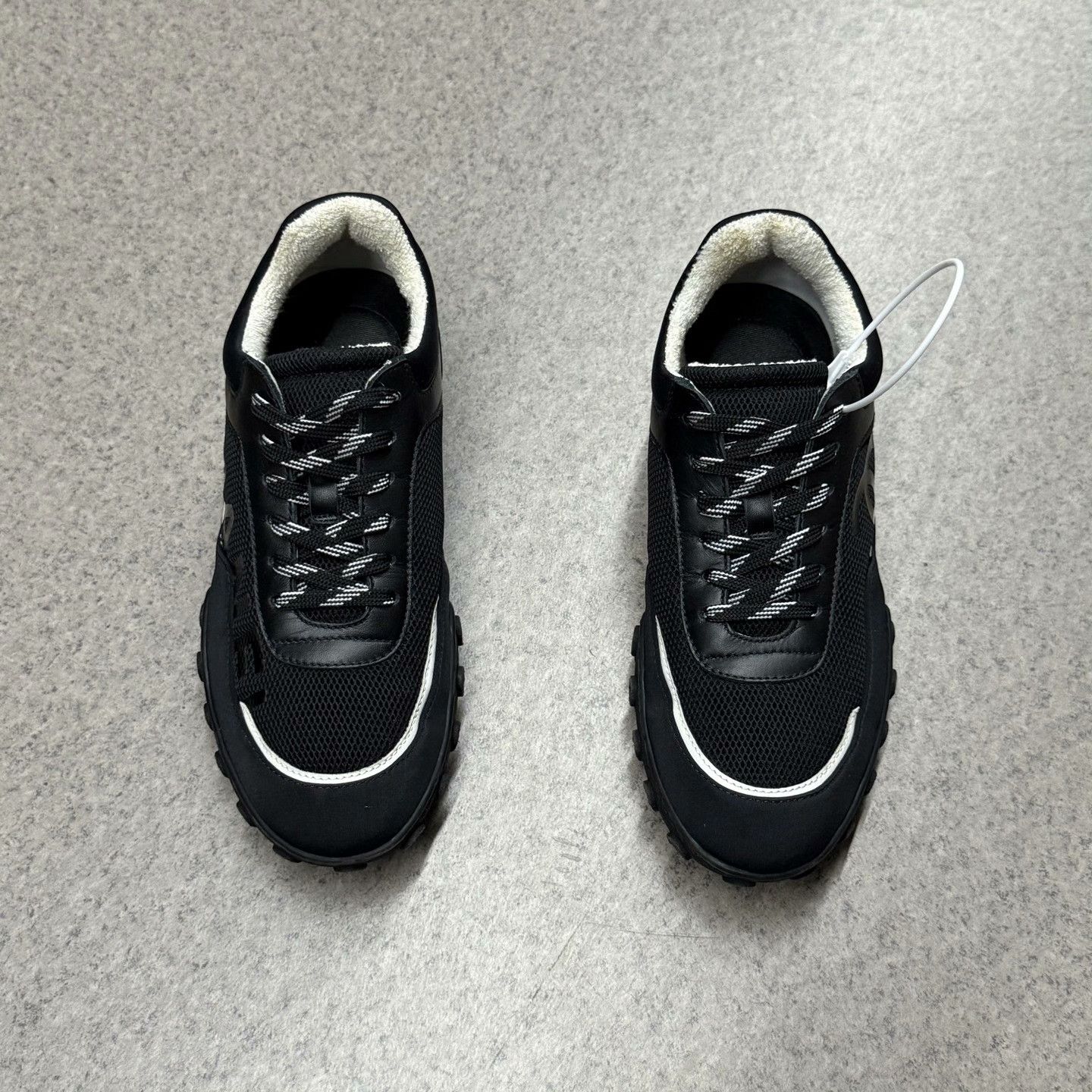 Chanel Chanel Black Lowtop Sneakers 39 Women Size US 8.5 / IT 38.5 - 5 Thumbnail