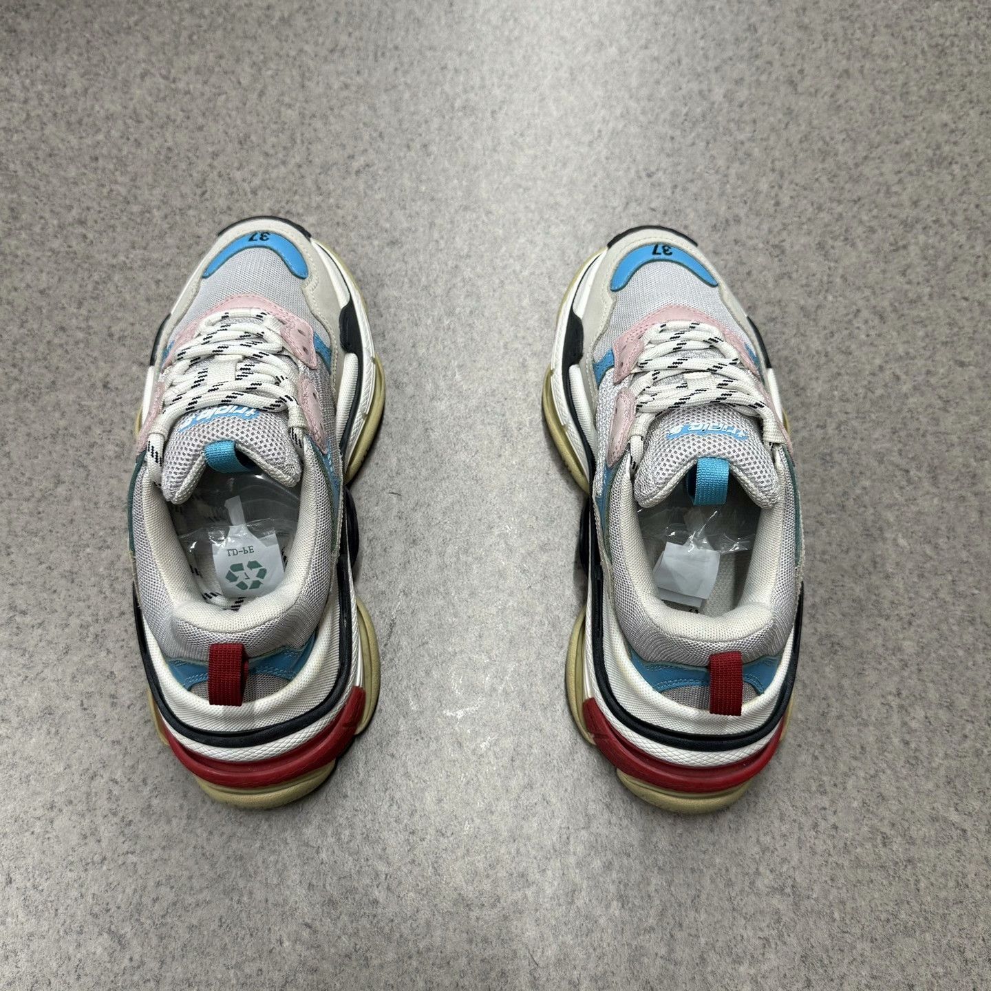 Balenciaga Balenciaga Distressed Multi Lowtop Sneakers 37 Women Size US 6.5 / IT 36.5 - 8 Thumbnail
