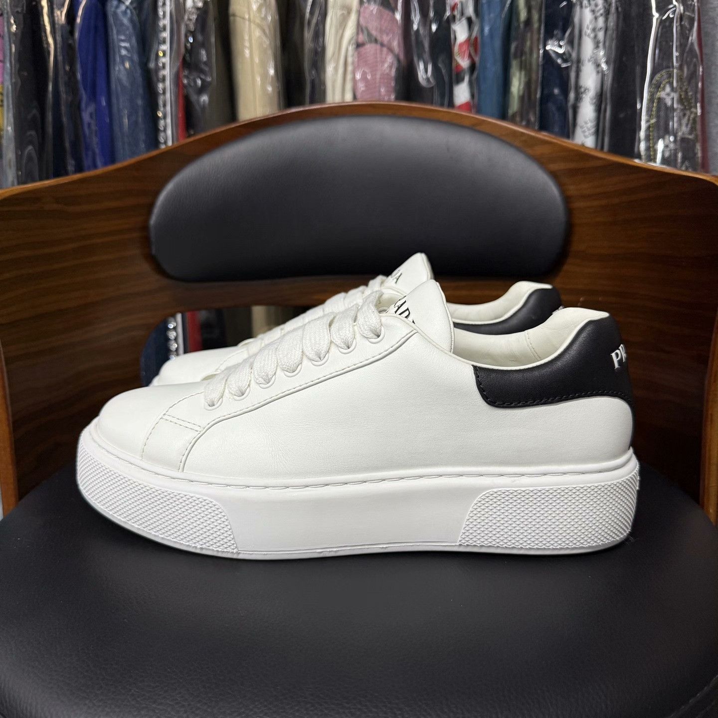 Prada Prada White Lowtop Sneakers 6.5 Women Size US 6.5 / IT 36.5 - 6 Thumbnail