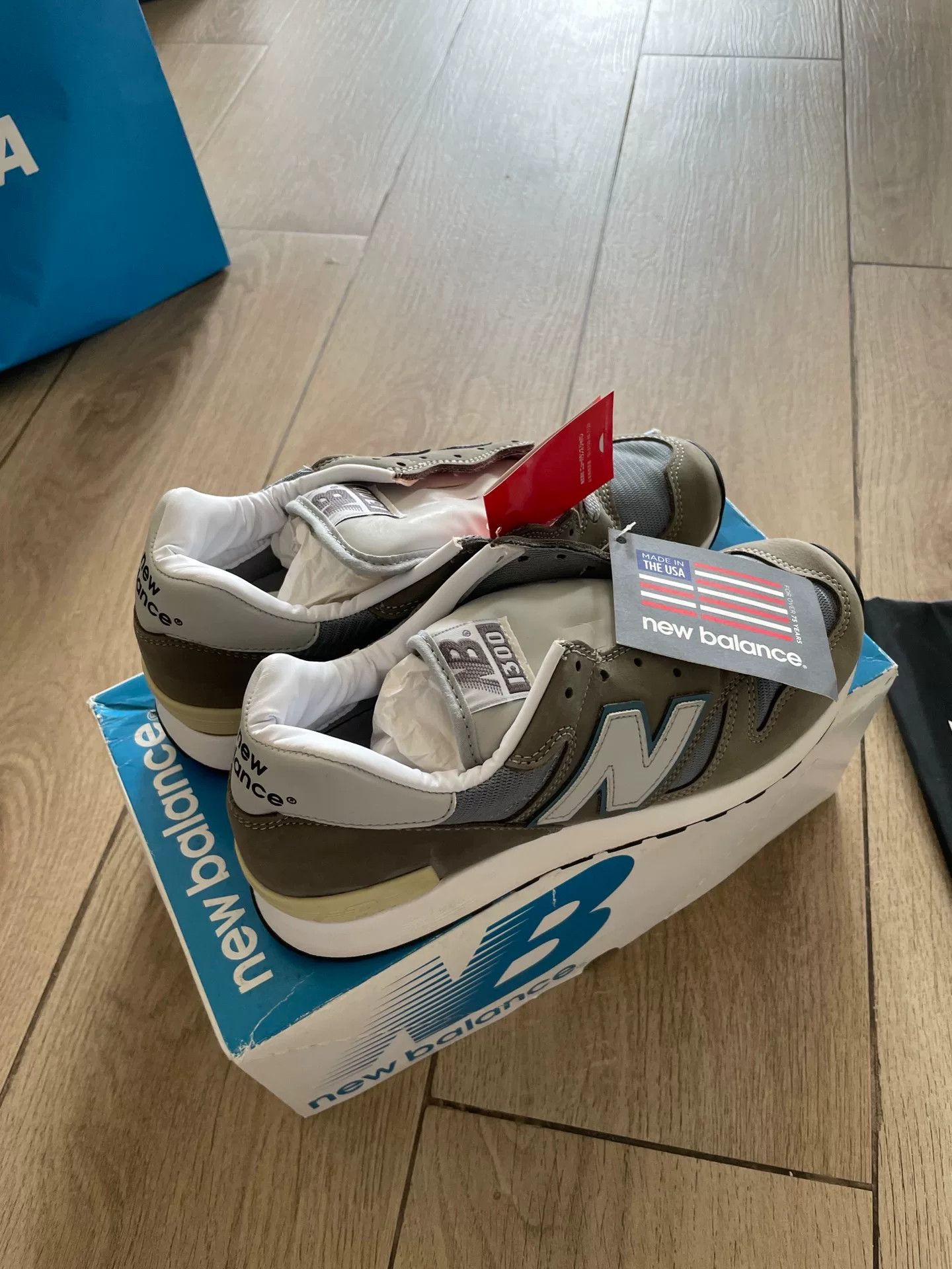 New Balance New Balance M1300JP2 Size US 7 / EU 40 - 3 Thumbnail