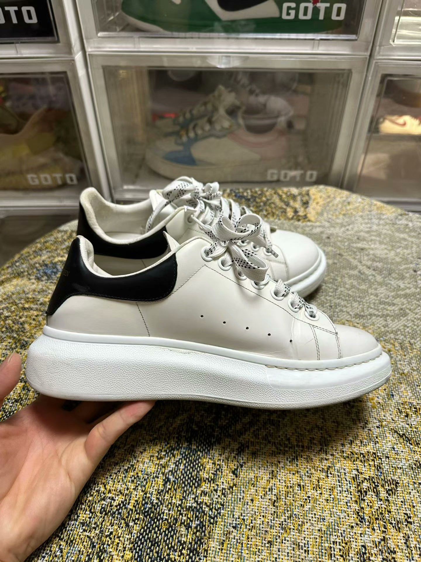 Alexander McQueen Alexander McQueen Black Lowtop Sneakers 40 Men Size US 8 / EU 41 - 4 Thumbnail