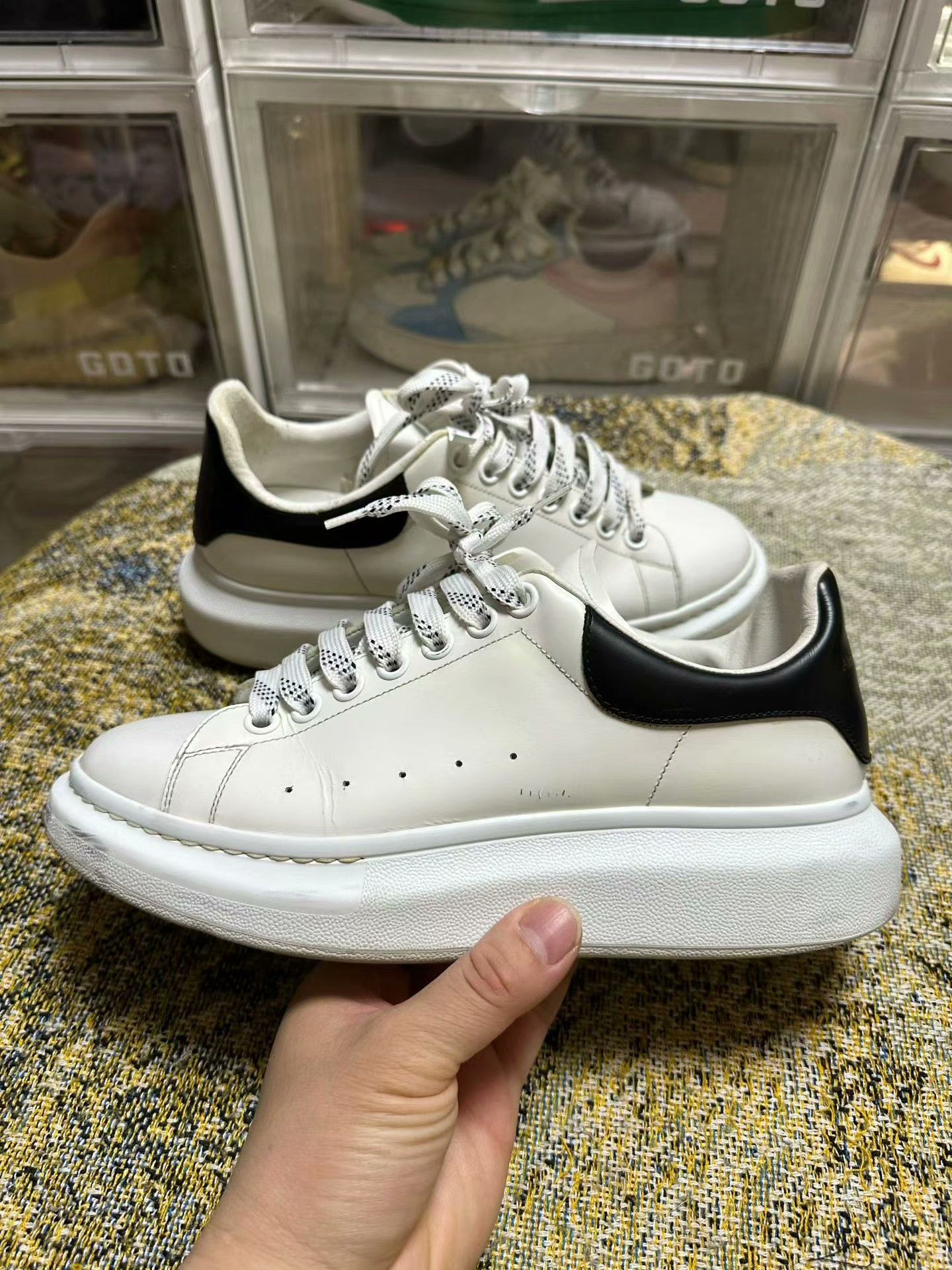 Alexander McQueen Alexander McQueen Black Lowtop Sneakers 40 Men Size US 8 / EU 41 - 3 Thumbnail