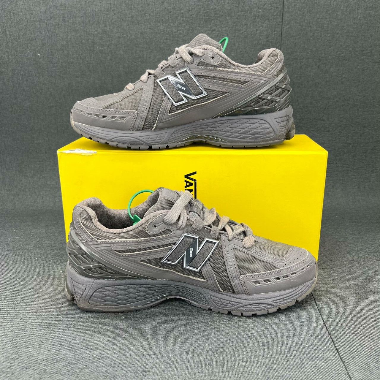 New Balance New Balance Black Lowtop Sneakers 40 Men Size US 7.5 / EU 40-41 - 3 Thumbnail
