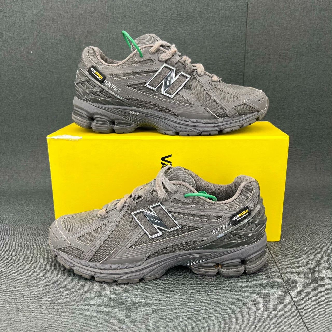 New Balance New Balance Black Lowtop Sneakers 40 Men Size US 7.5 / EU 40-41 - 2 Thumbnail