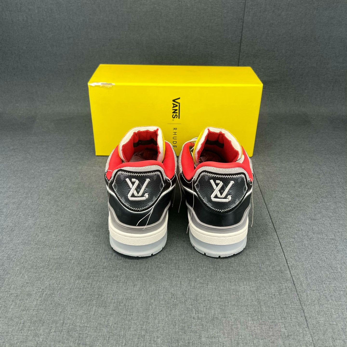 Louis Vuitton Louis Vuitton Training Yellow Lowtop Sneakers 41.5 Men Size US 9 / EU 42 - 8 Thumbnail