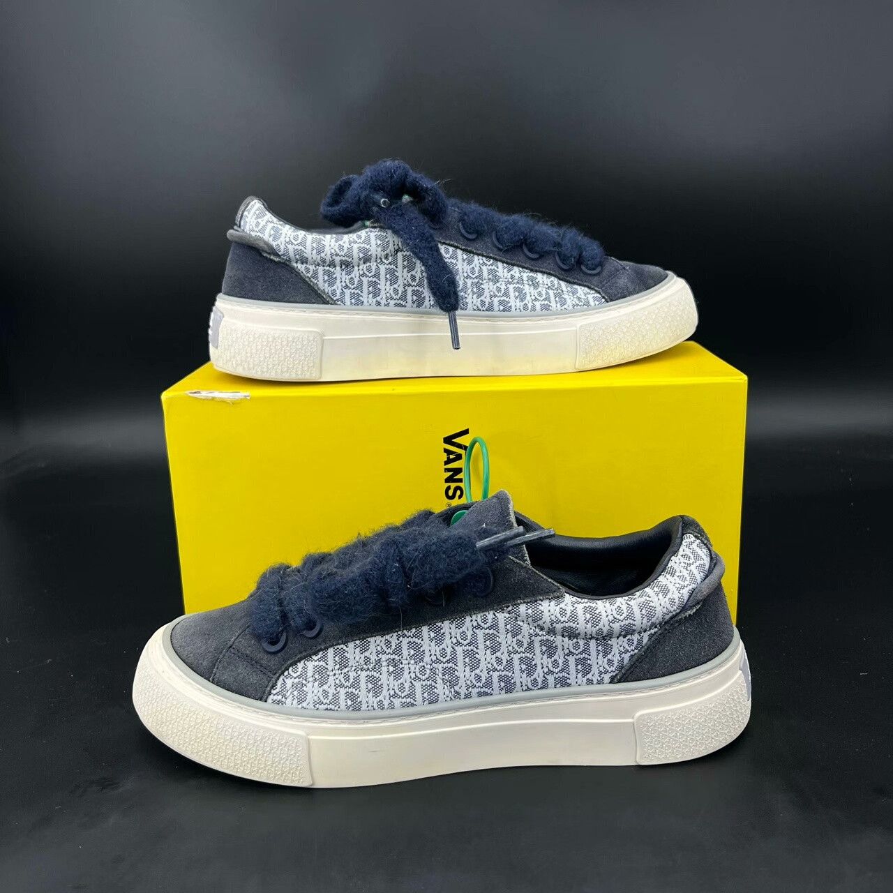 Dior Dior Blue Lowtop Sneakers 33 Men Size US 5 / EU 37 - 2 Thumbnail