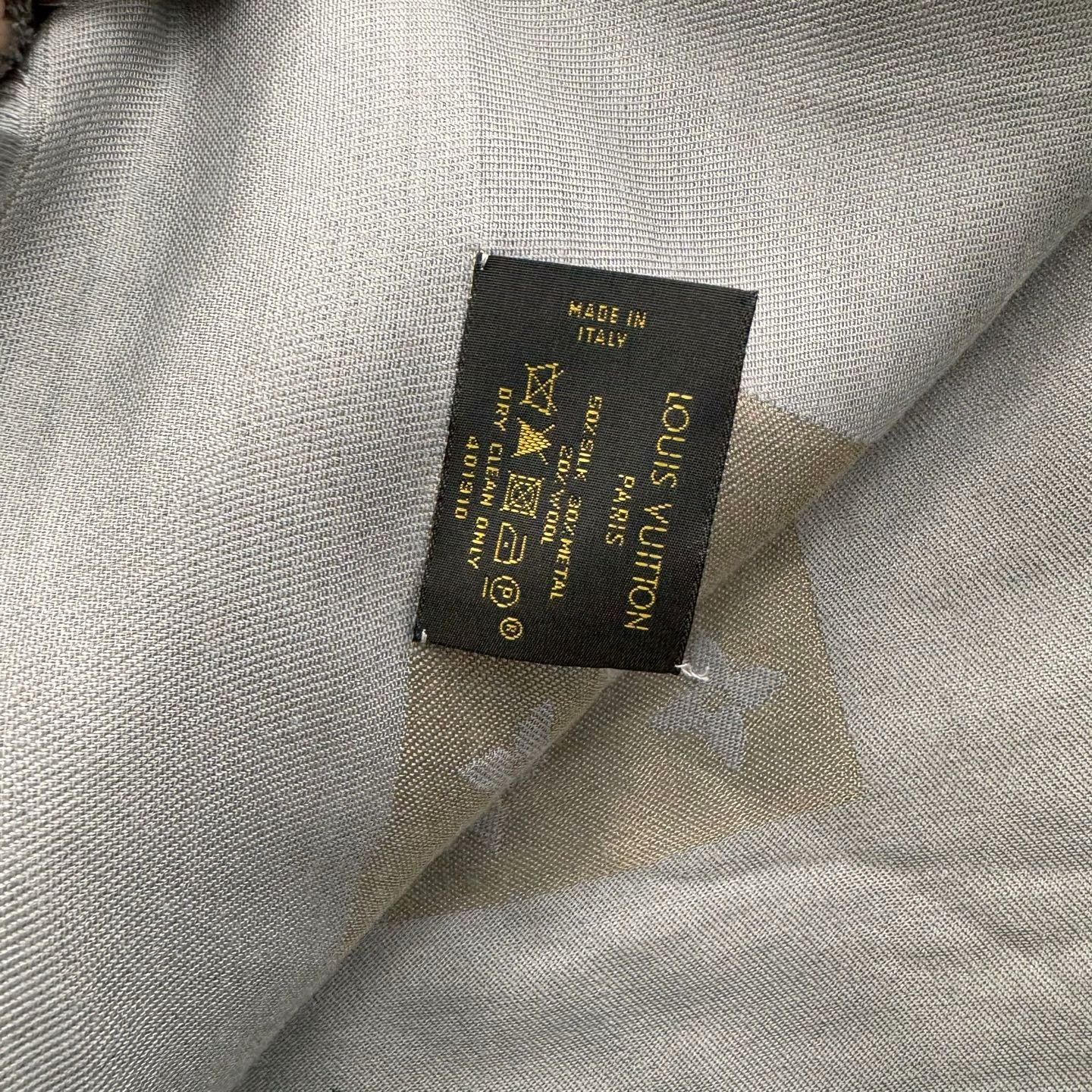 Louis Vuitton Louis Vuitton Silk Gold Scarf S Men Size ONE SIZE - 6 Thumbnail