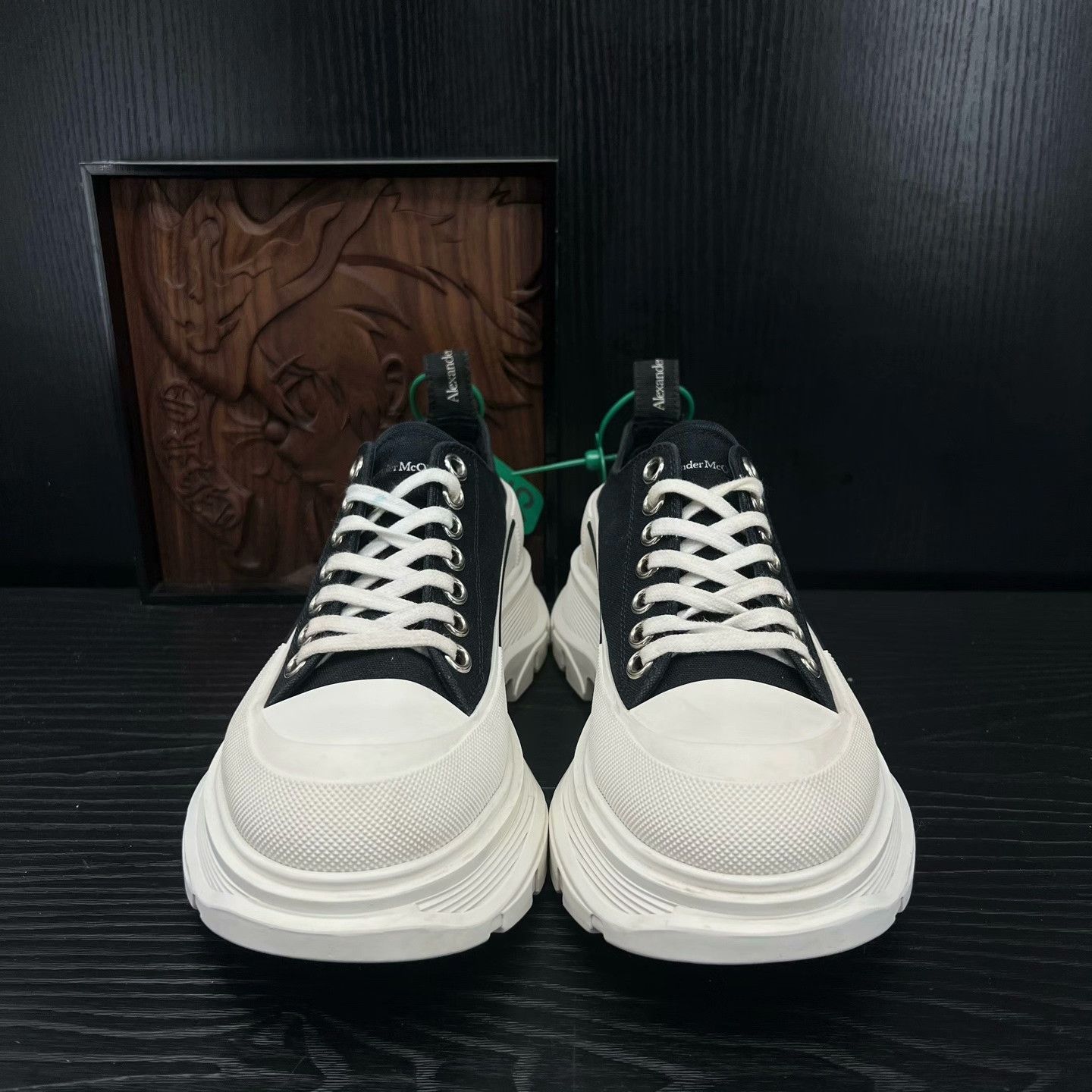 Alexander McQueen Alexander McQueen Black Lowtop Sneakers 38 Women Size US 7.5 / IT 37.5 - 4 Thumbnail