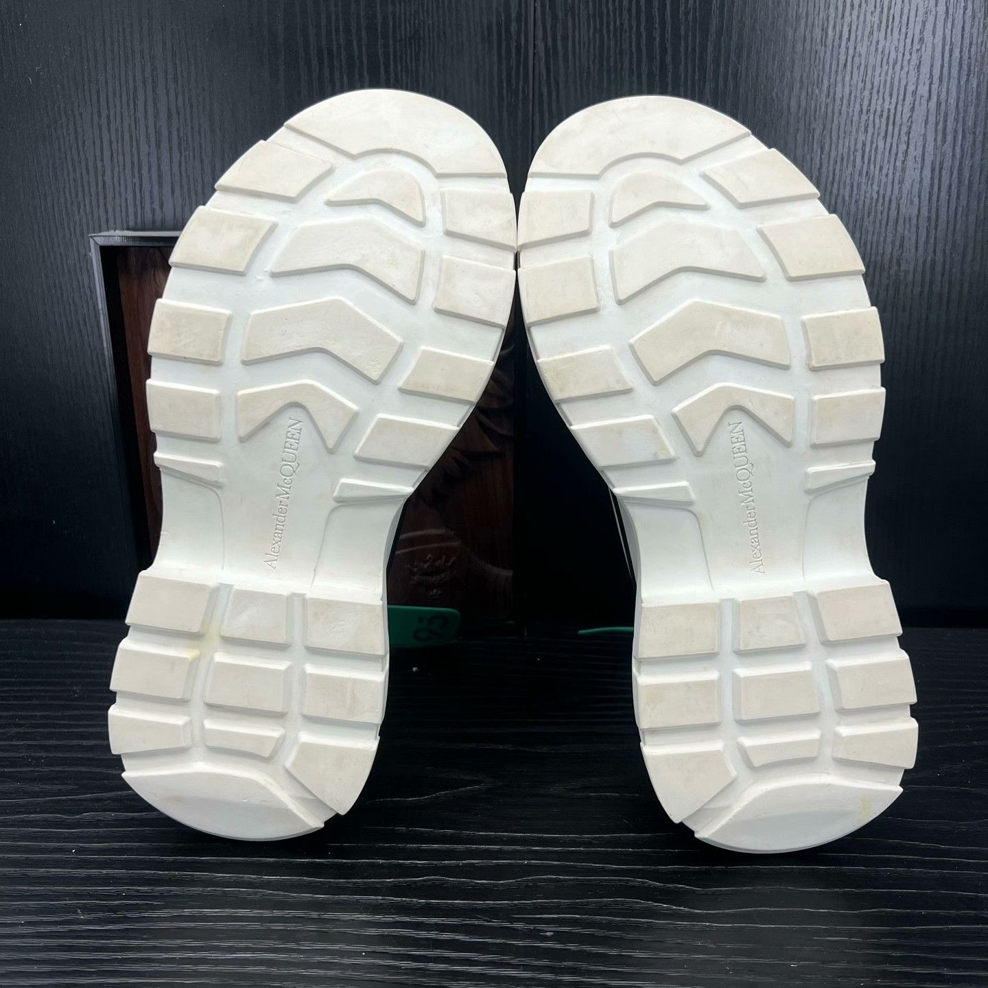 Alexander McQueen Alexander McQueen Black Lowtop Sneakers 38 Women Size US 7.5 / IT 37.5 - 6 Thumbnail
