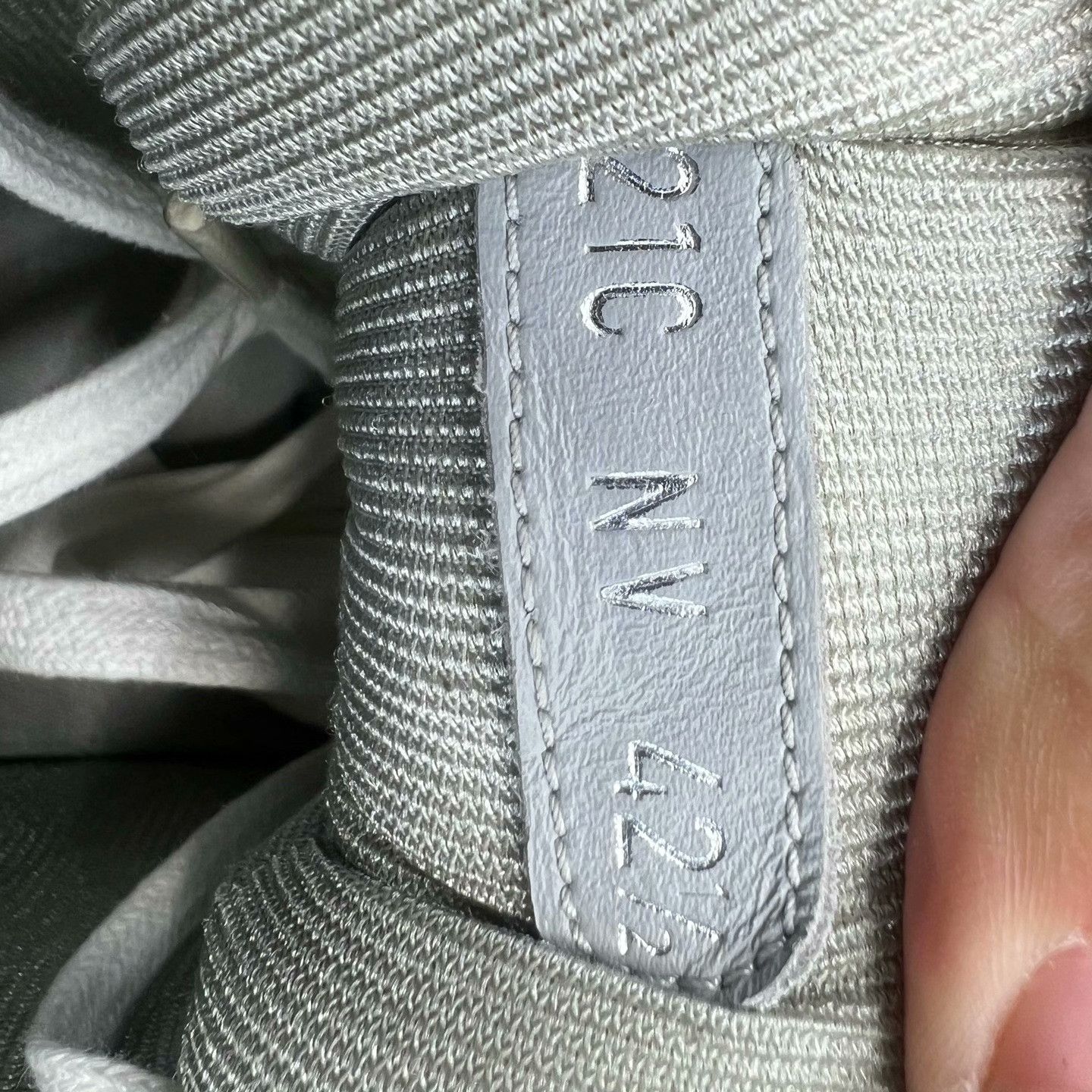 Dior Dior White Hitop Sneakers 27 Men Size US 10 / EU 43 - 8 Thumbnail