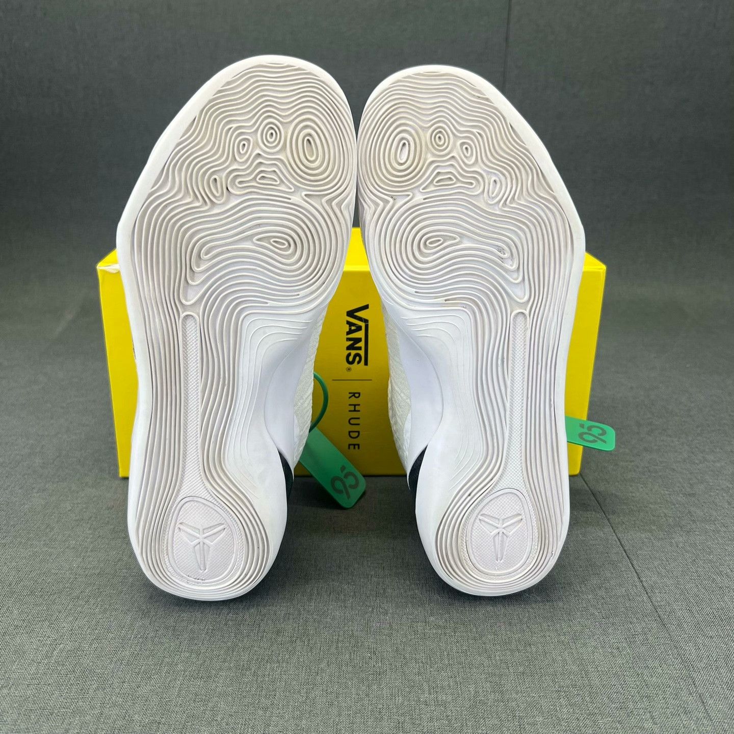 Nike Nike White Lowtop Sneakers 40 Men Size US 7.5 / EU 40-41 - 4 Thumbnail