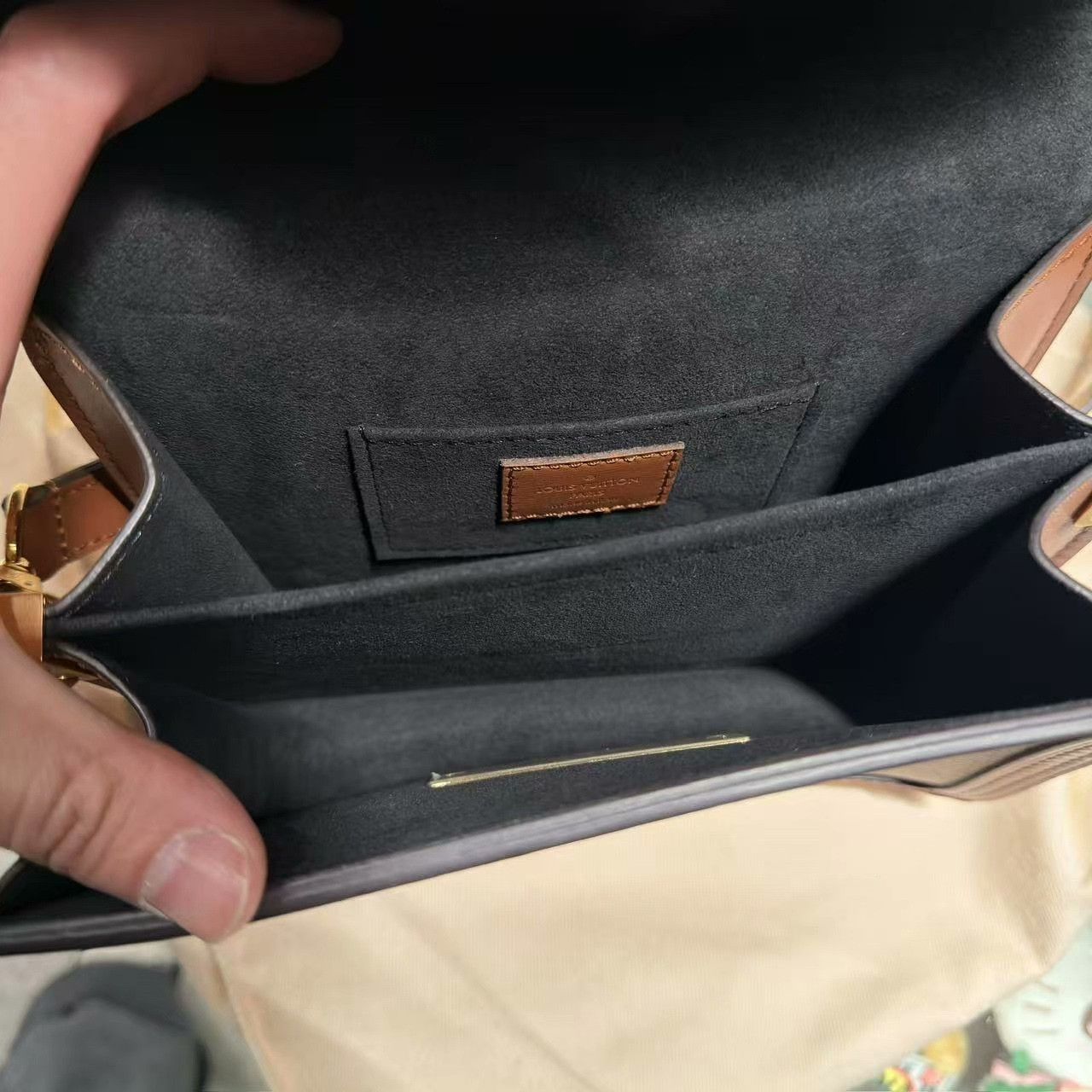 Louis Vuitton Louis Vuitton Brown Shoulder Bag 40.5 Women Size ONE SIZE - 2 Thumbnail