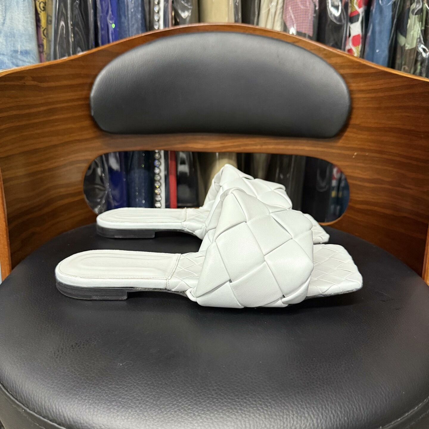 Bottega Veneta Bottega Veneta Knit White Sandals 37 Women Size US 6.5 / IT 36.5 - 4 Thumbnail