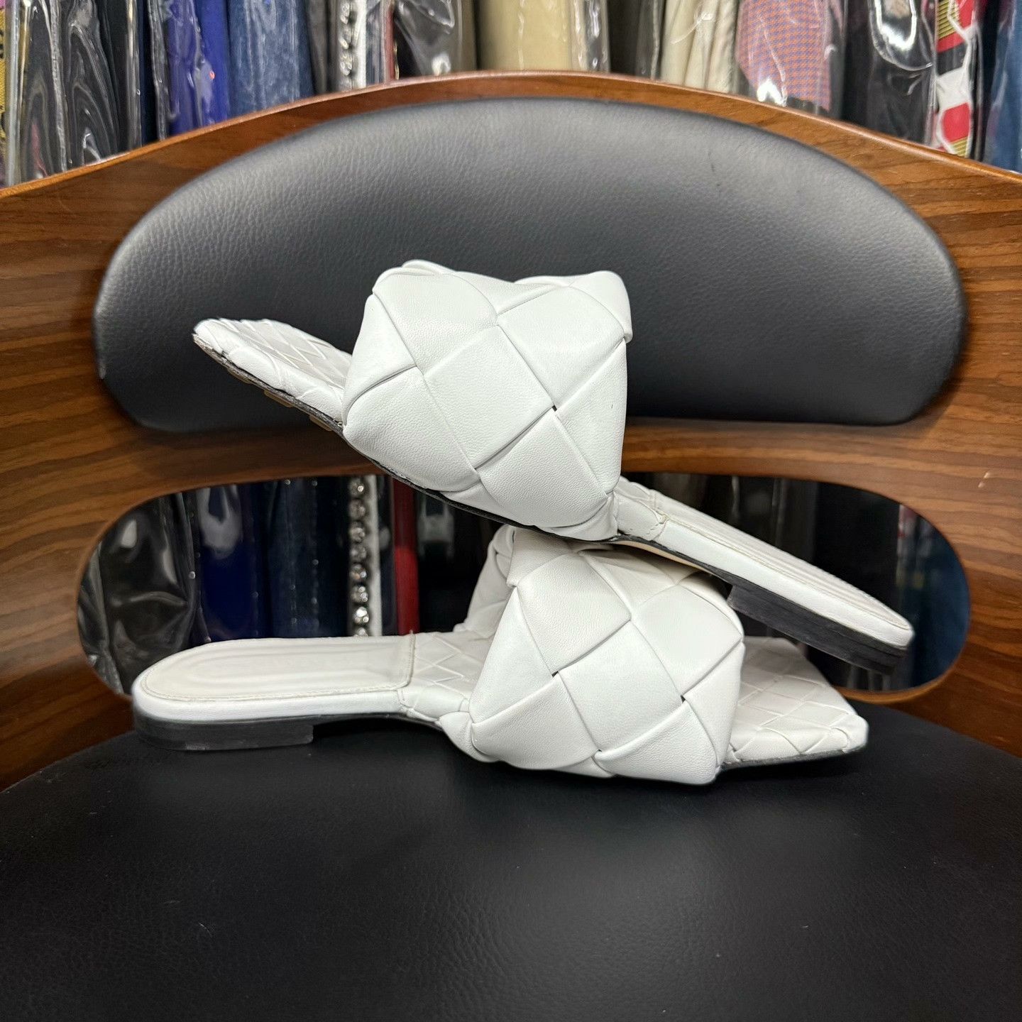 Bottega Veneta Bottega Veneta Knit White Sandals 37 Women Size US 6.5 / IT 36.5 - 8 Thumbnail