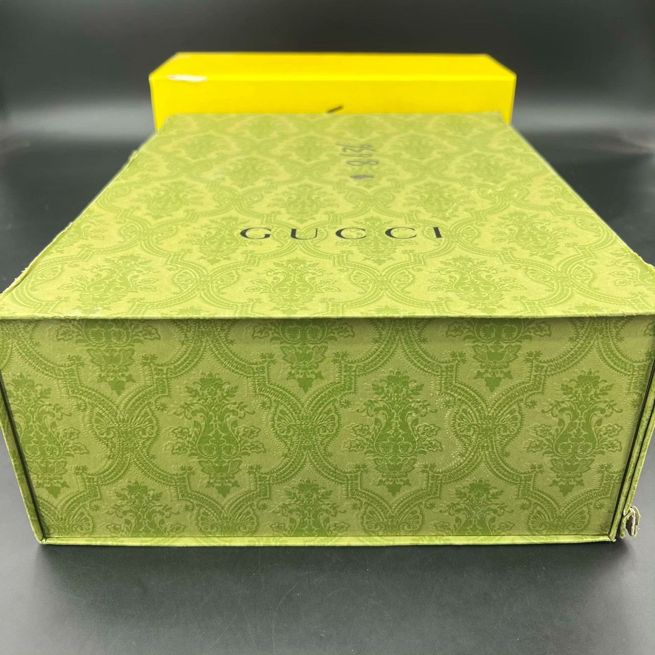 Gucci Gucci Lowtop Sneakers 37 Women Size US 6.5 / IT 36.5 - 9 Thumbnail