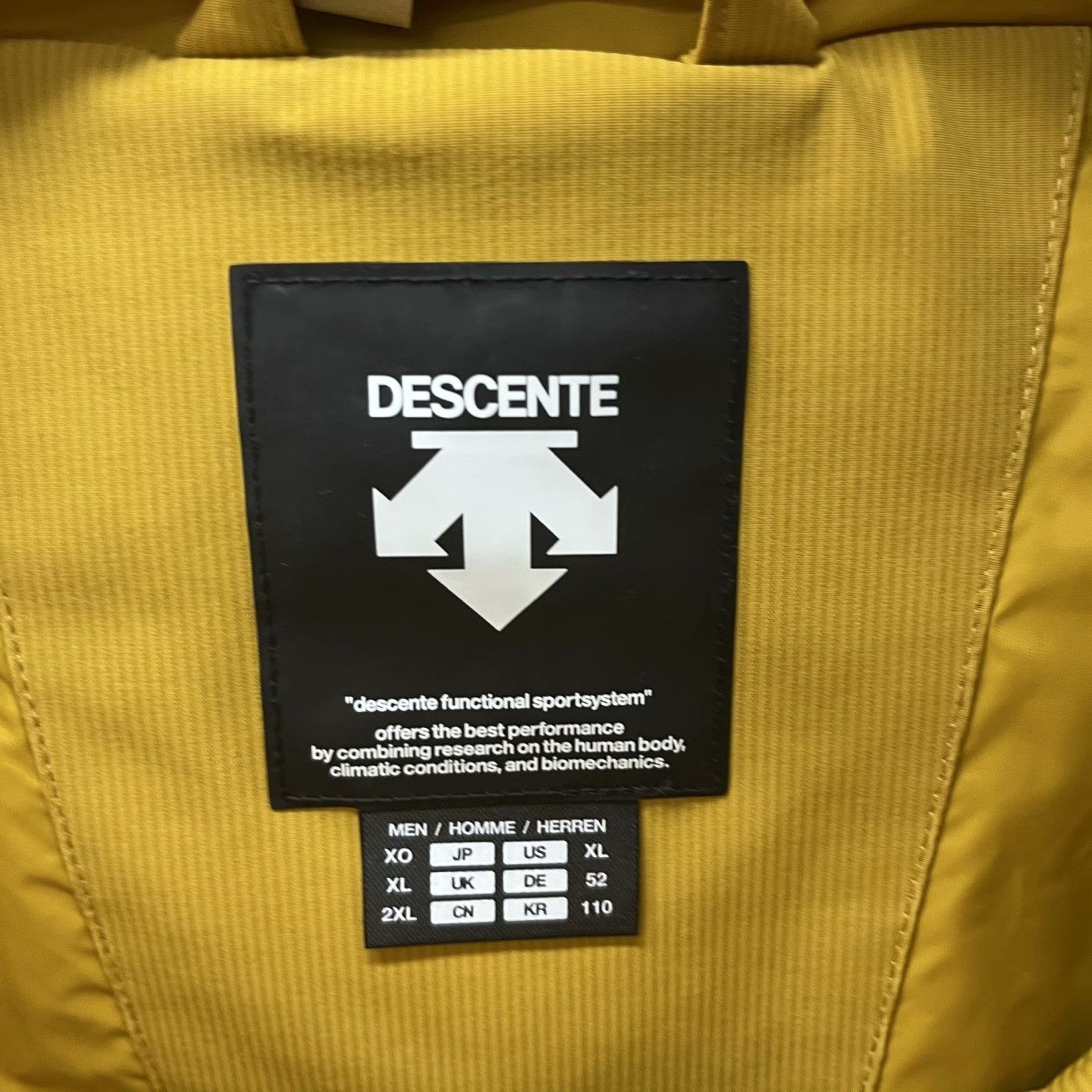 Descente Descente Light Jacket XXL Men Size US XXL / EU 58 / 5 - 3 Thumbnail