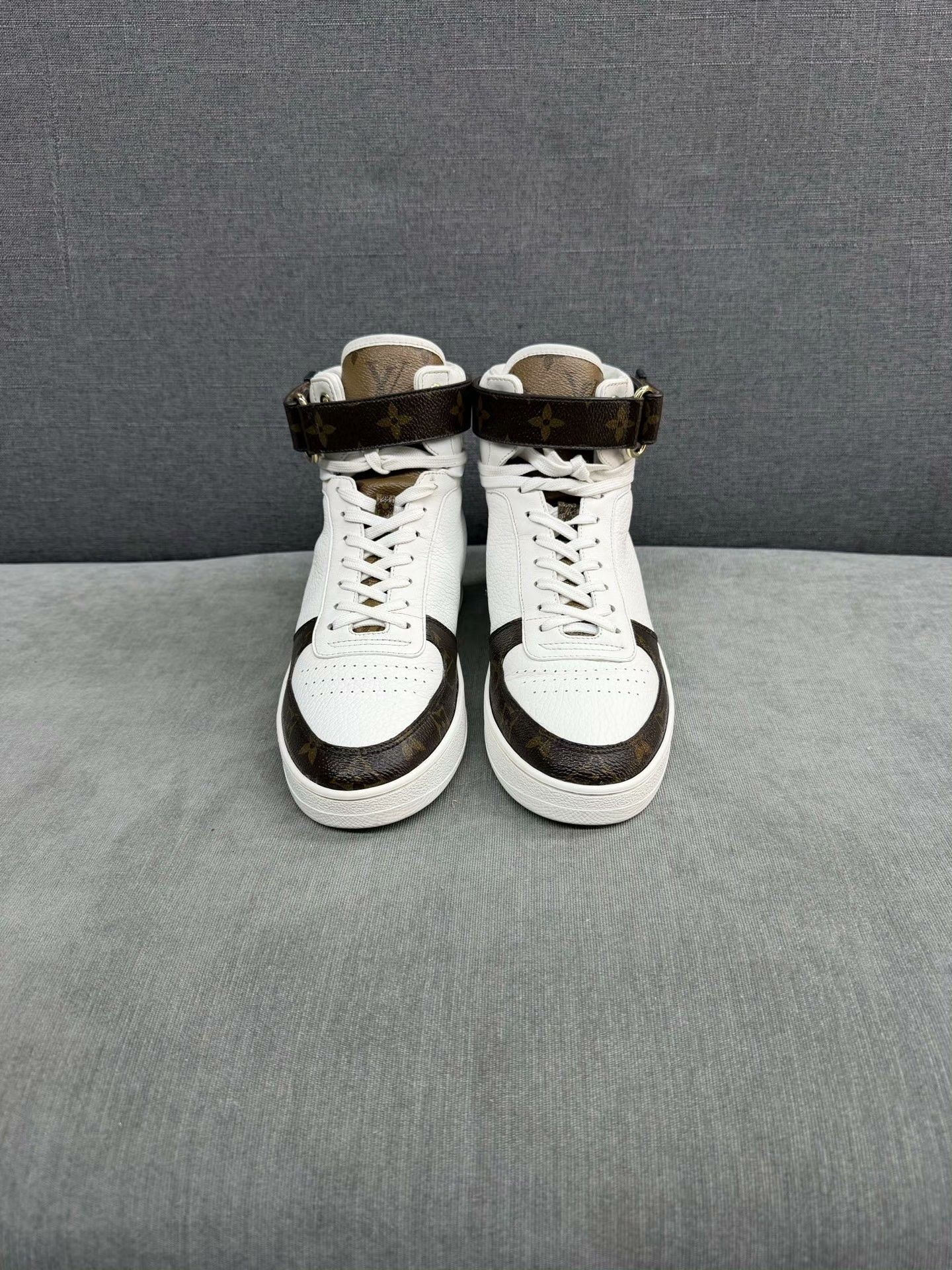 Louis Vuitton Louis Vuitton Patchwork White Hitop Sneakers 38 Women Size US 7.5 / IT 37.5 - 2 Thumbnail