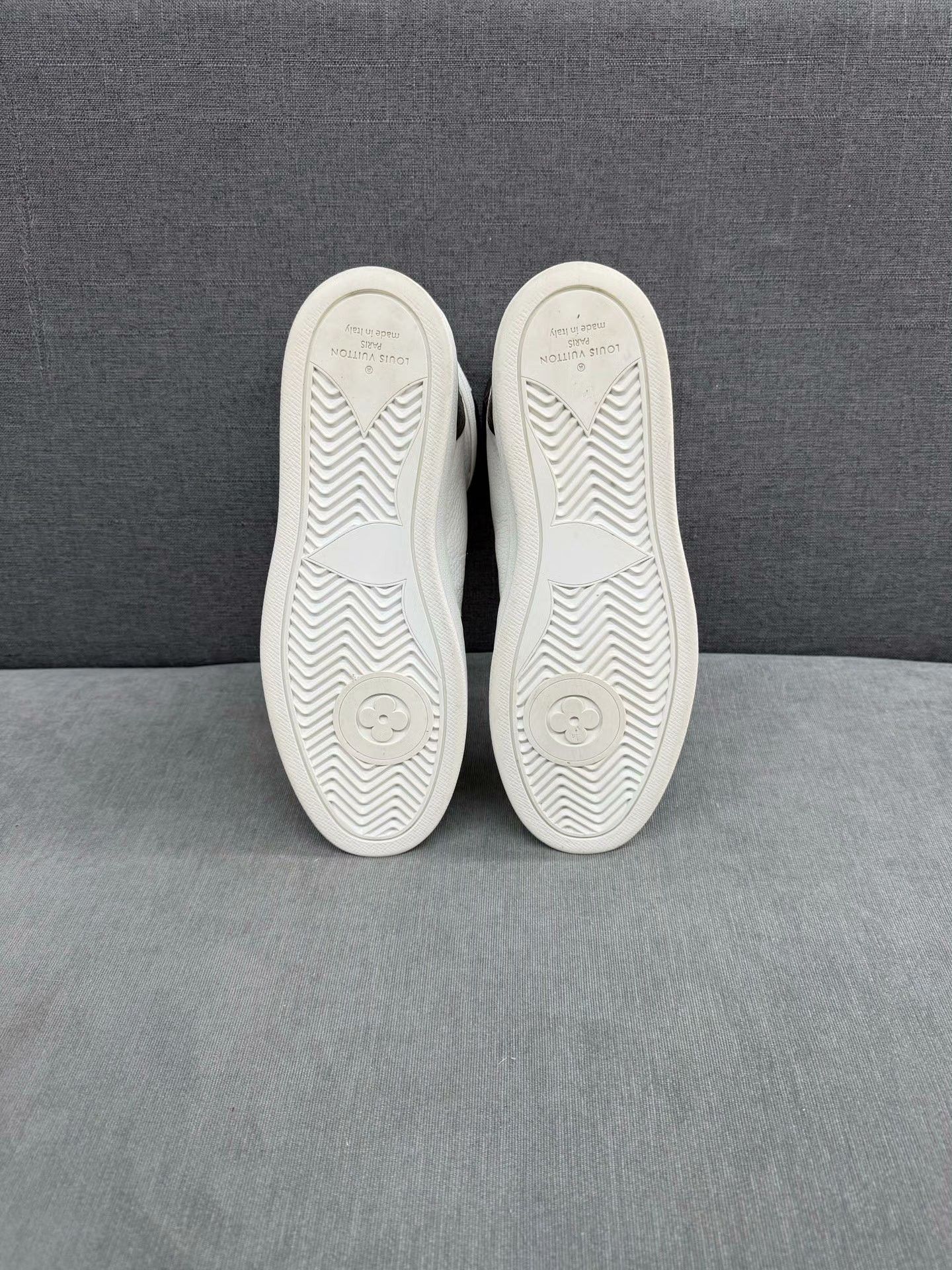 Louis Vuitton Louis Vuitton Patchwork White Hitop Sneakers 38 Women Size US 7.5 / IT 37.5 - 6 Thumbnail