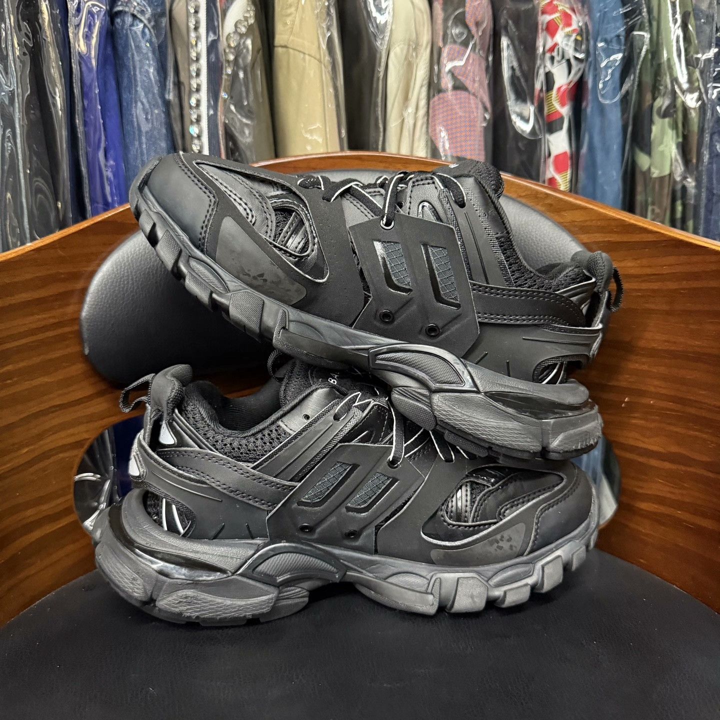 Balenciaga Balenciaga Black Lowtop Sneakers 36 Women Size US 6 / IT 36 - 7 Thumbnail