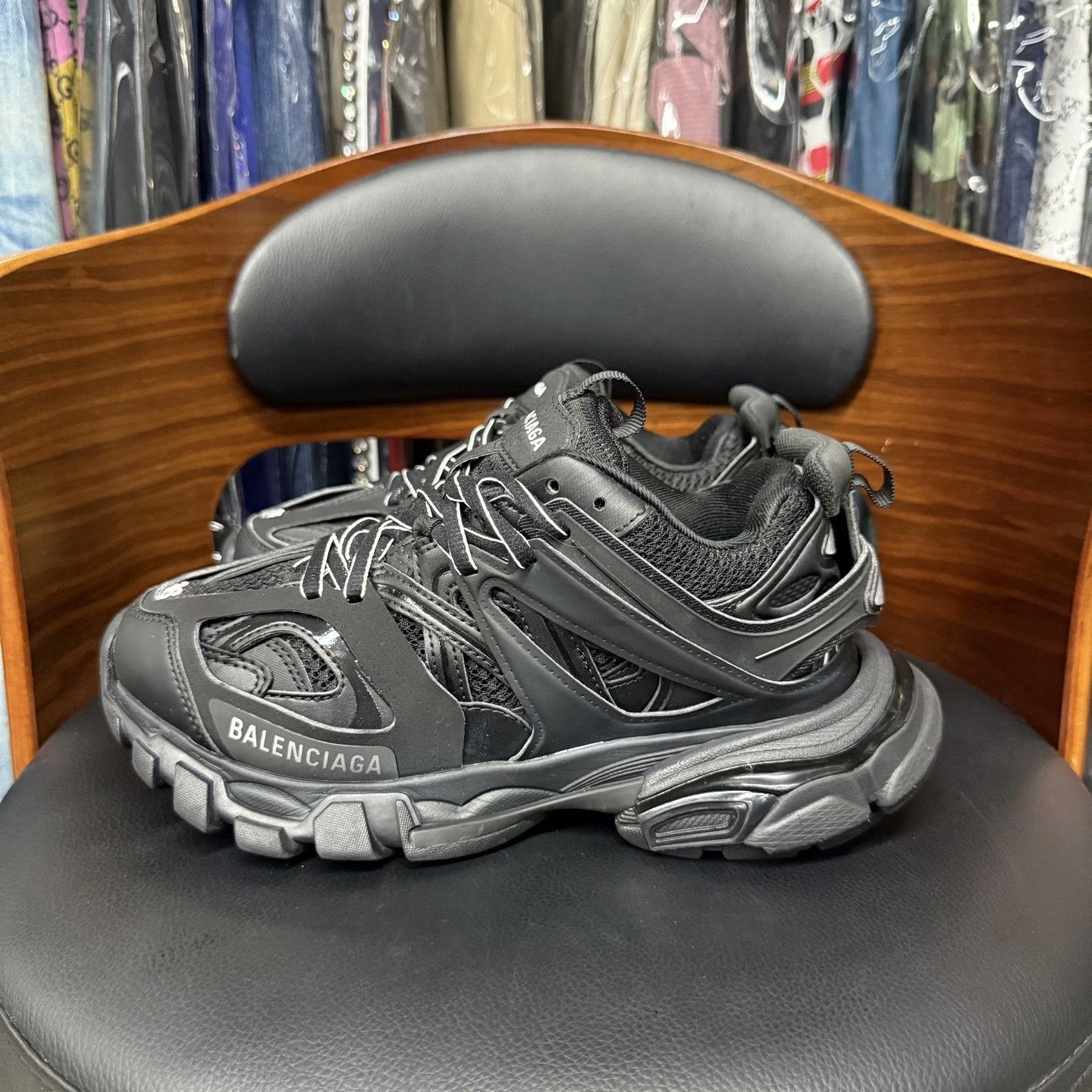 Balenciaga Balenciaga Black Lowtop Sneakers 36 Women Size US 6 / IT 36 - 6 Thumbnail
