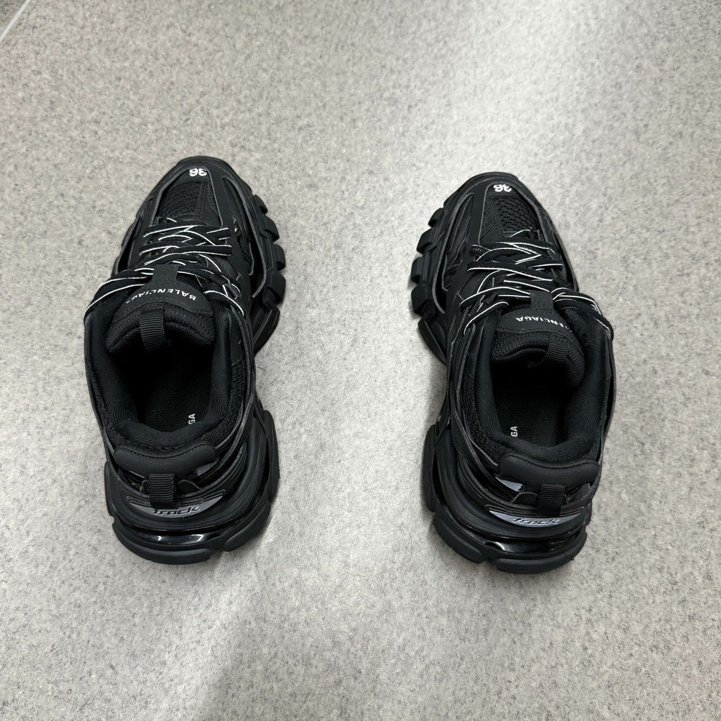 Balenciaga Balenciaga Black Lowtop Sneakers 36 Women Size US 6 / IT 36 - 8 Thumbnail