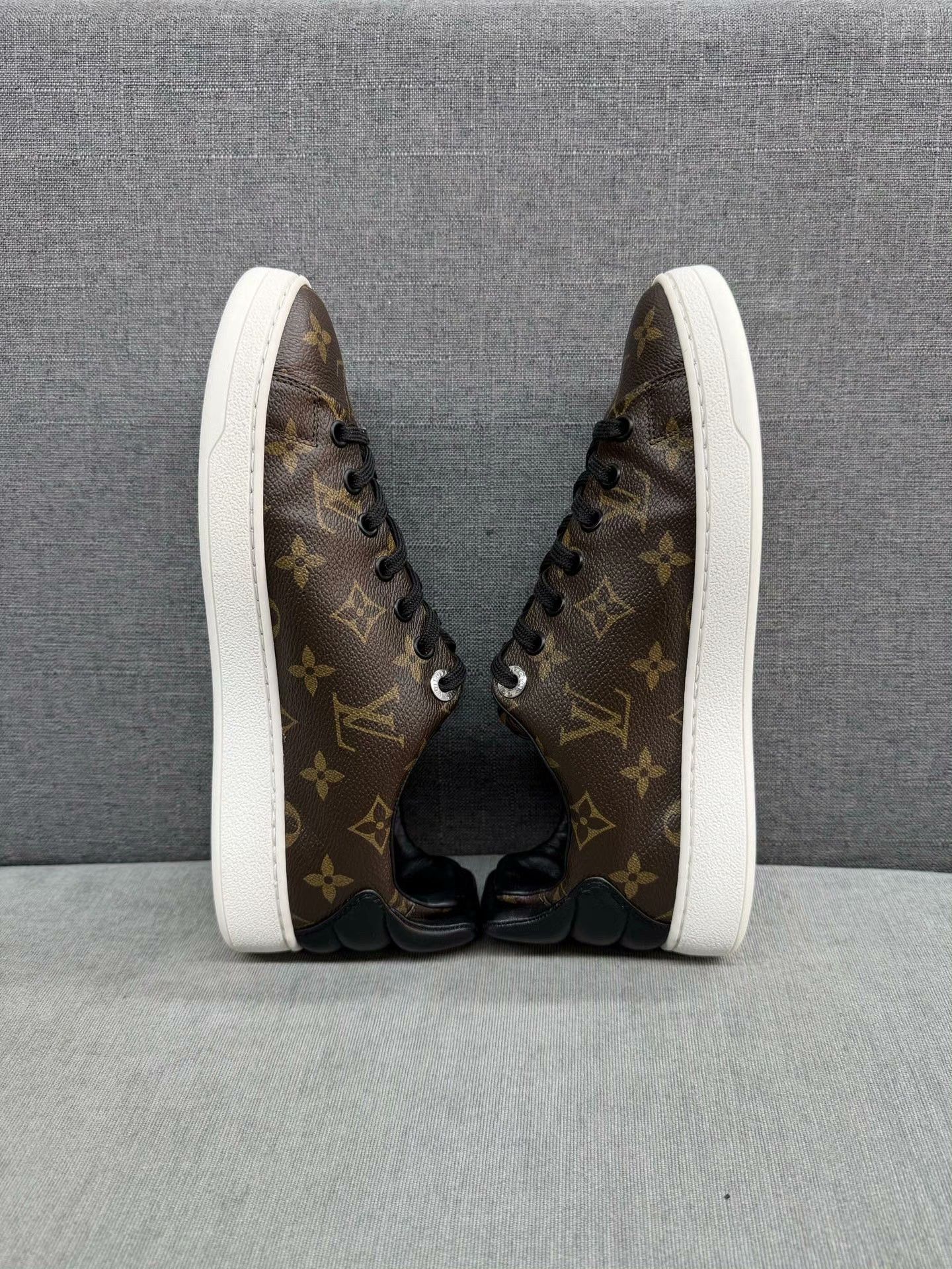 Louis Vuitton Louis Vuitton Lowtop Sneakers 38 Men Size US 6 / EU 39 - 5 Thumbnail