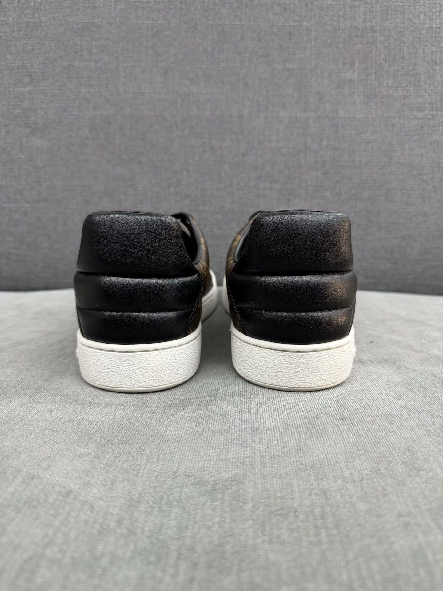 Louis Vuitton Louis Vuitton Lowtop Sneakers 38 Men Size US 6 / EU 39 - 3 Thumbnail