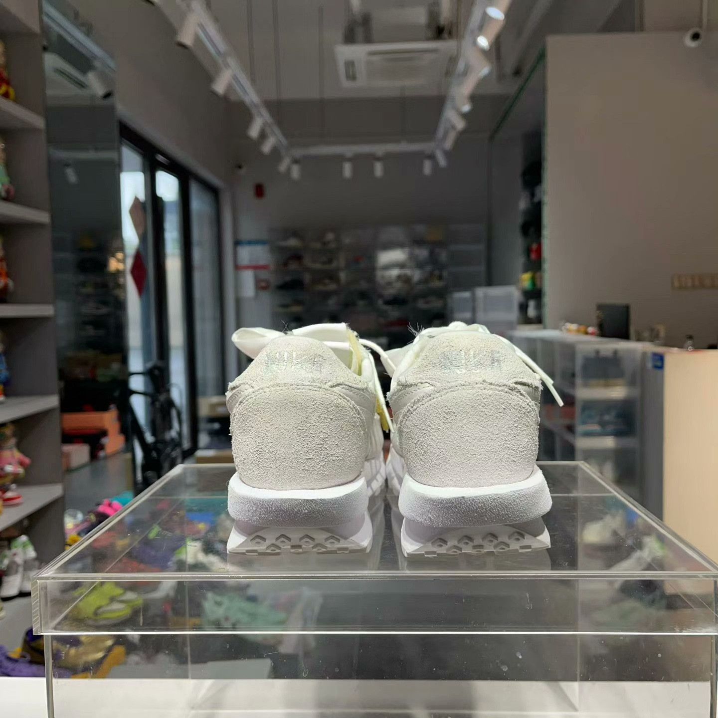 Nike Nike White Lowtop Sneakers 40 Men Size US 7.5 / EU 40-41 - 4 Thumbnail