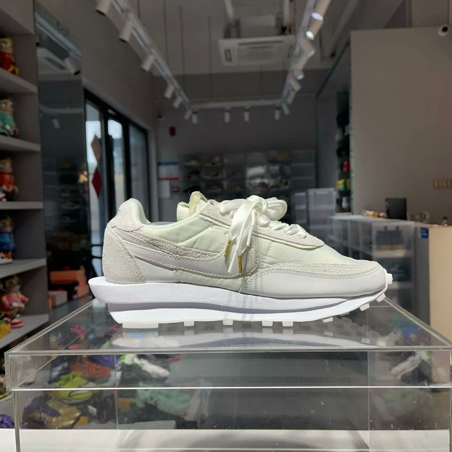Nike Nike White Lowtop Sneakers 40 Men Size US 7.5 / EU 40-41 - 5 Thumbnail