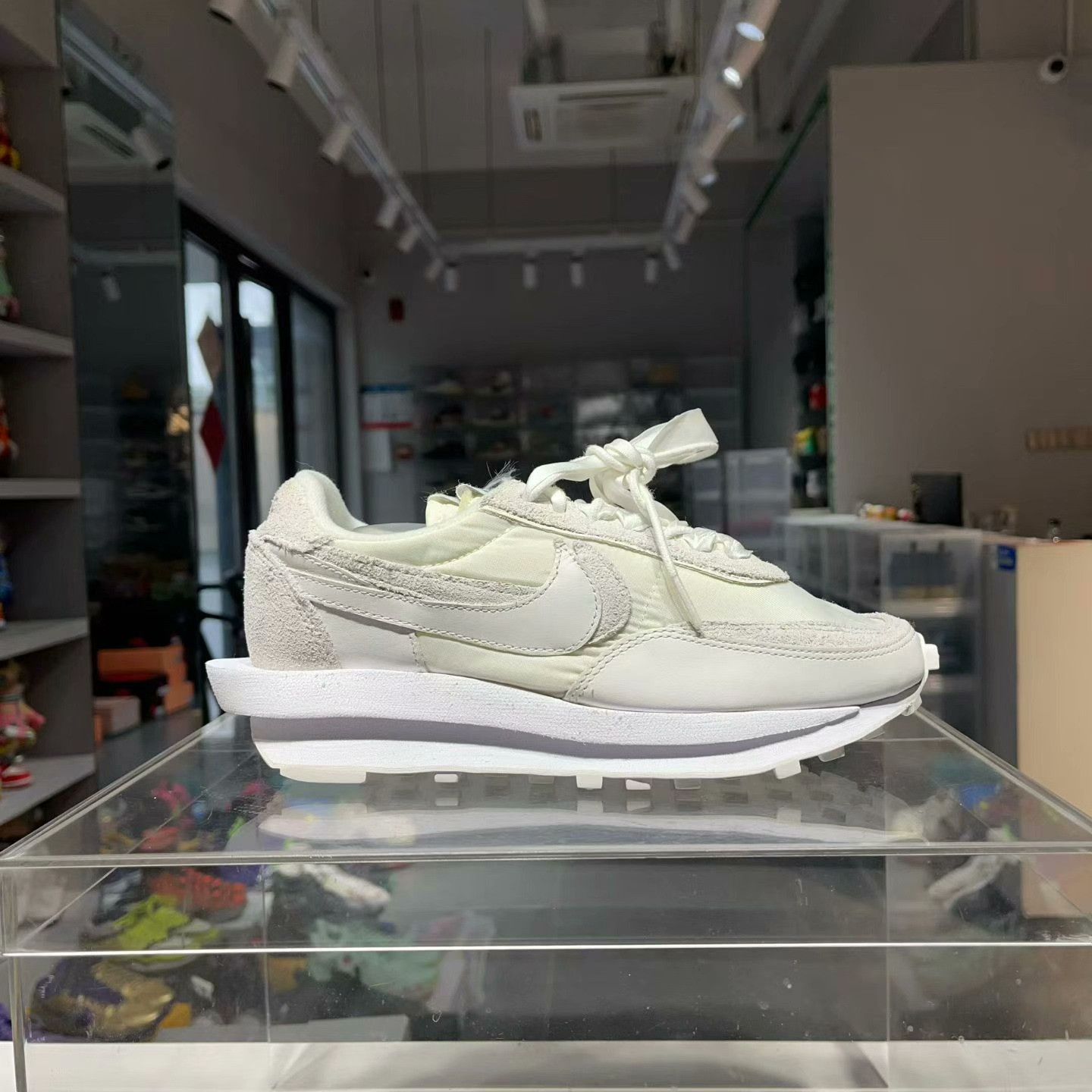 Nike Nike White Lowtop Sneakers 40 Men Size US 7.5 / EU 40-41 - 3 Thumbnail