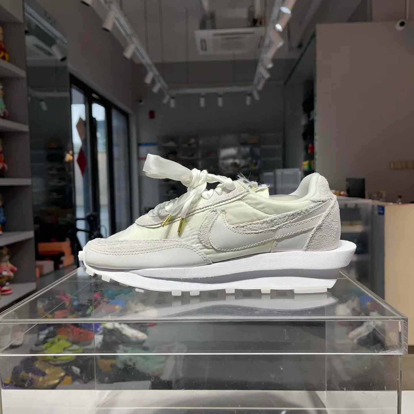 Nike Nike White Lowtop Sneakers 40 Men Size US 7.5 / EU 40-41 - 6 Thumbnail
