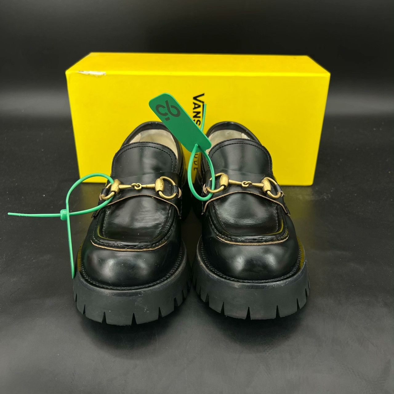 Gucci Gucci Embroidered Lowtop Sneakers 37 Women Size US 6.5 / IT 36.5 - 8 Thumbnail