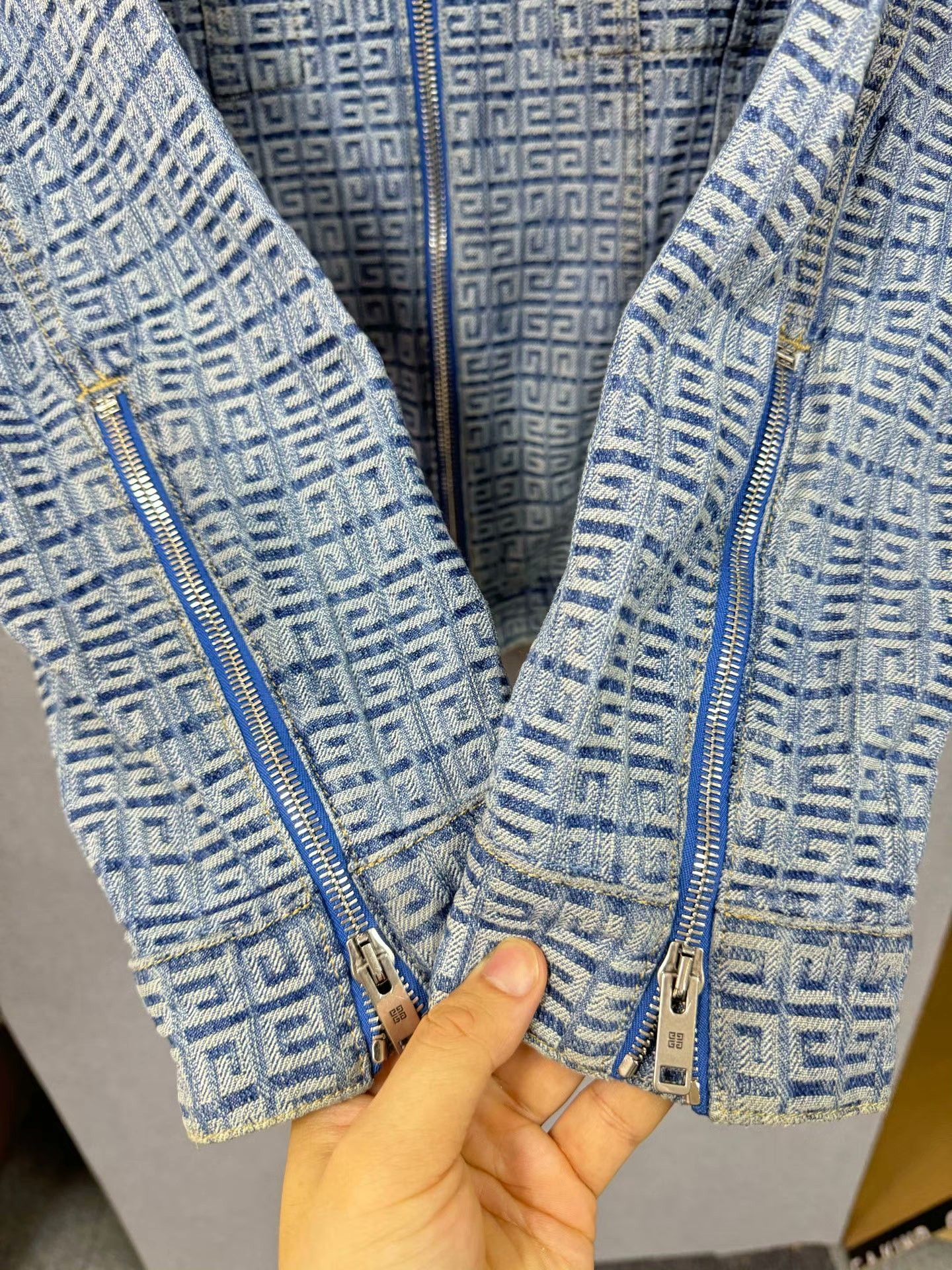 Givenchy Givenchy Denim Light Jacket M Men Size US M / EU 48-50 / 2 - 5 Thumbnail