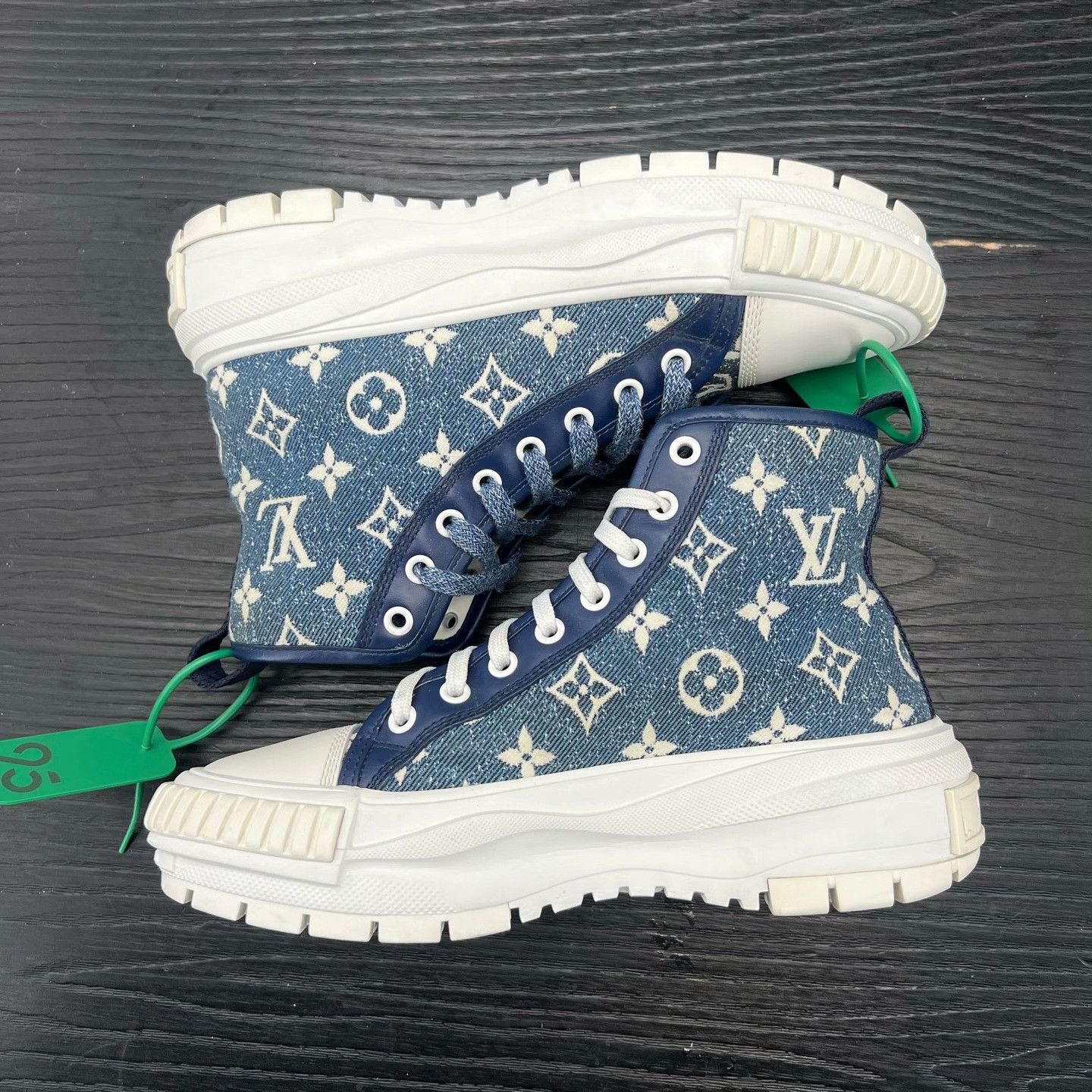 Louis Vuitton Louis Vuitton Denim Blue Hitop Sneakers 36 Women Size US 6 / IT 36 - 8 Thumbnail
