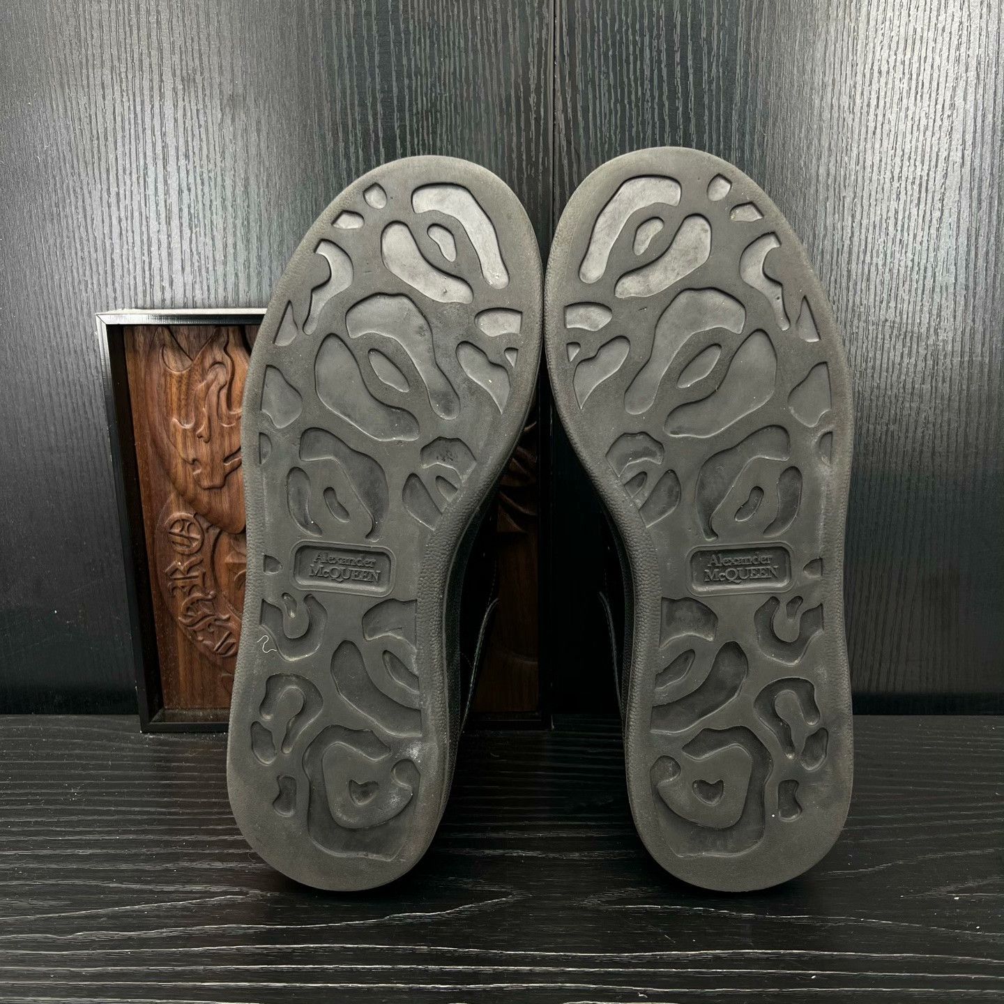 Alexander McQueen Alexander McQueen Black Lowtop Sneakers 39 Men Size US 6.5 / EU 39-40 - 8 Thumbnail