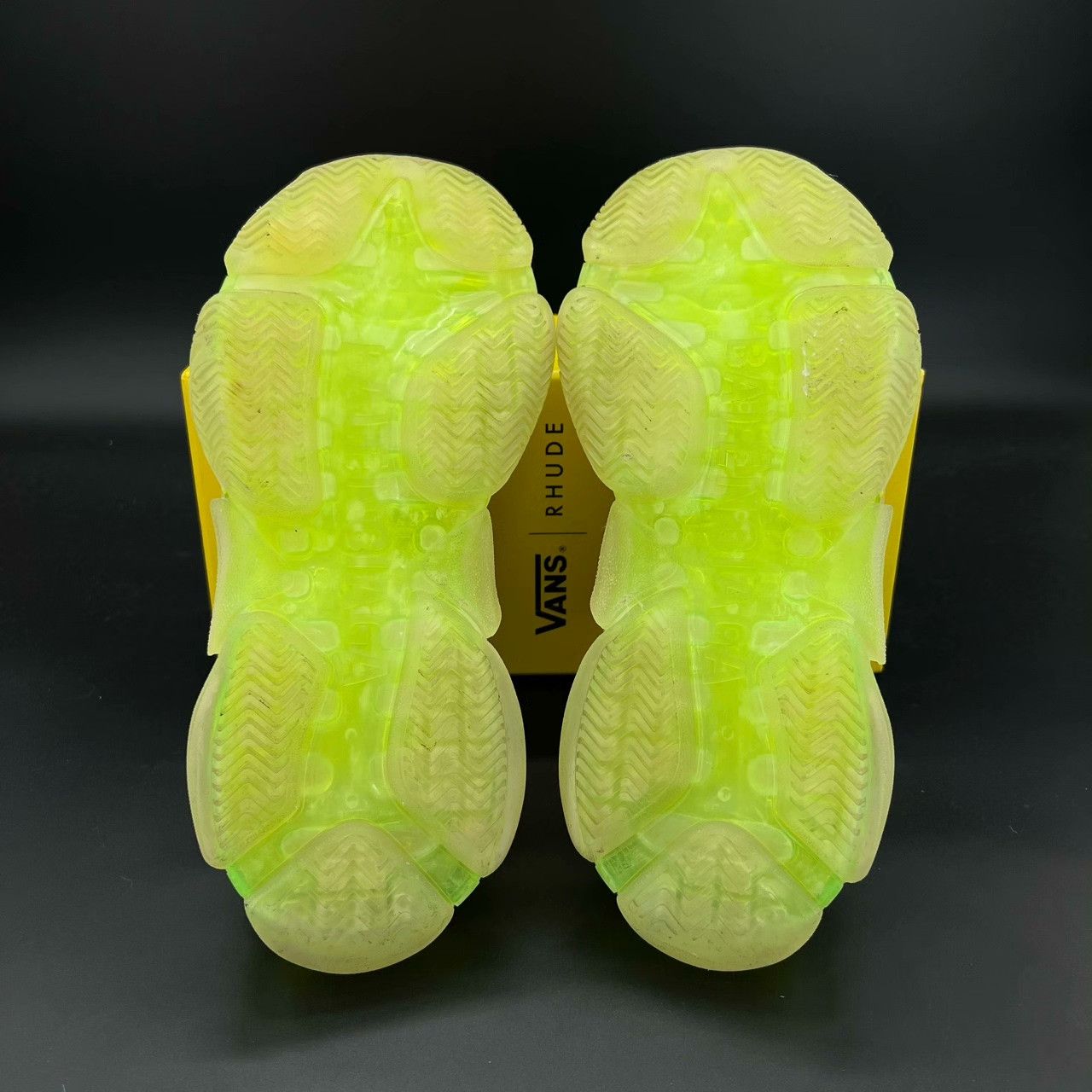 Balenciaga Balenciaga Green Lowtop Sneakers 38 Women Size US 7.5 / IT 37.5 - 3 Thumbnail