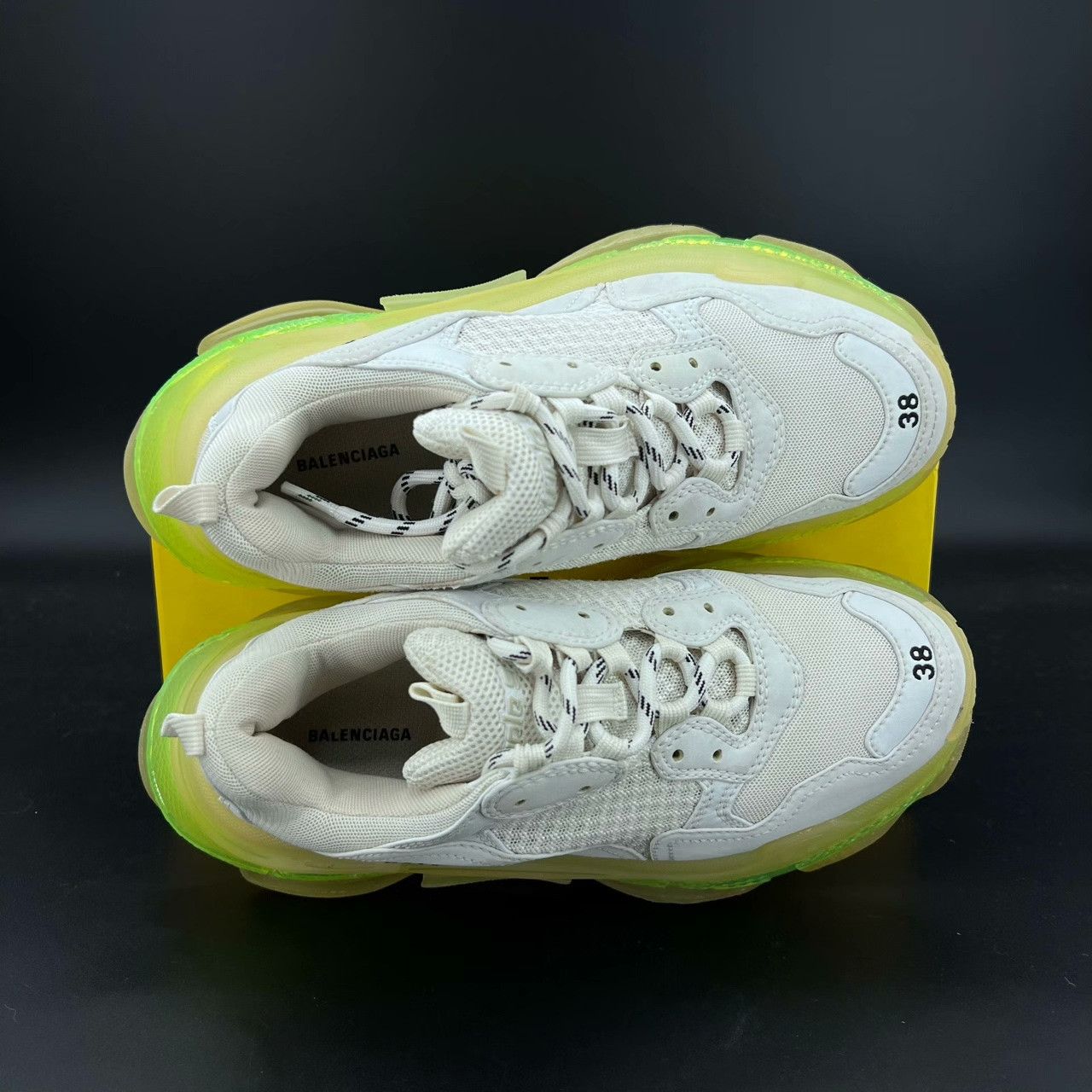 Balenciaga Balenciaga Green Lowtop Sneakers 38 Women Size US 7.5 / IT 37.5 - 8 Thumbnail