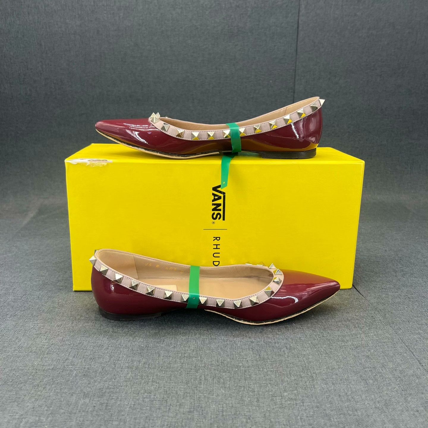 Valentino Valentino Red Lowtop Sneakers 35 Women Size US 5 / IT 35 - 2 Thumbnail