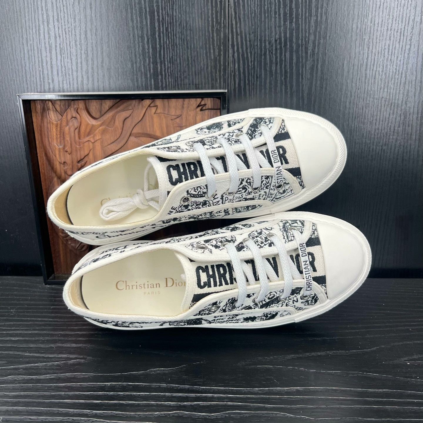 Dior Dior Embroidered Lowtop Sneakers 38 Women Size US 7.5 / IT 37.5 - 2 Thumbnail