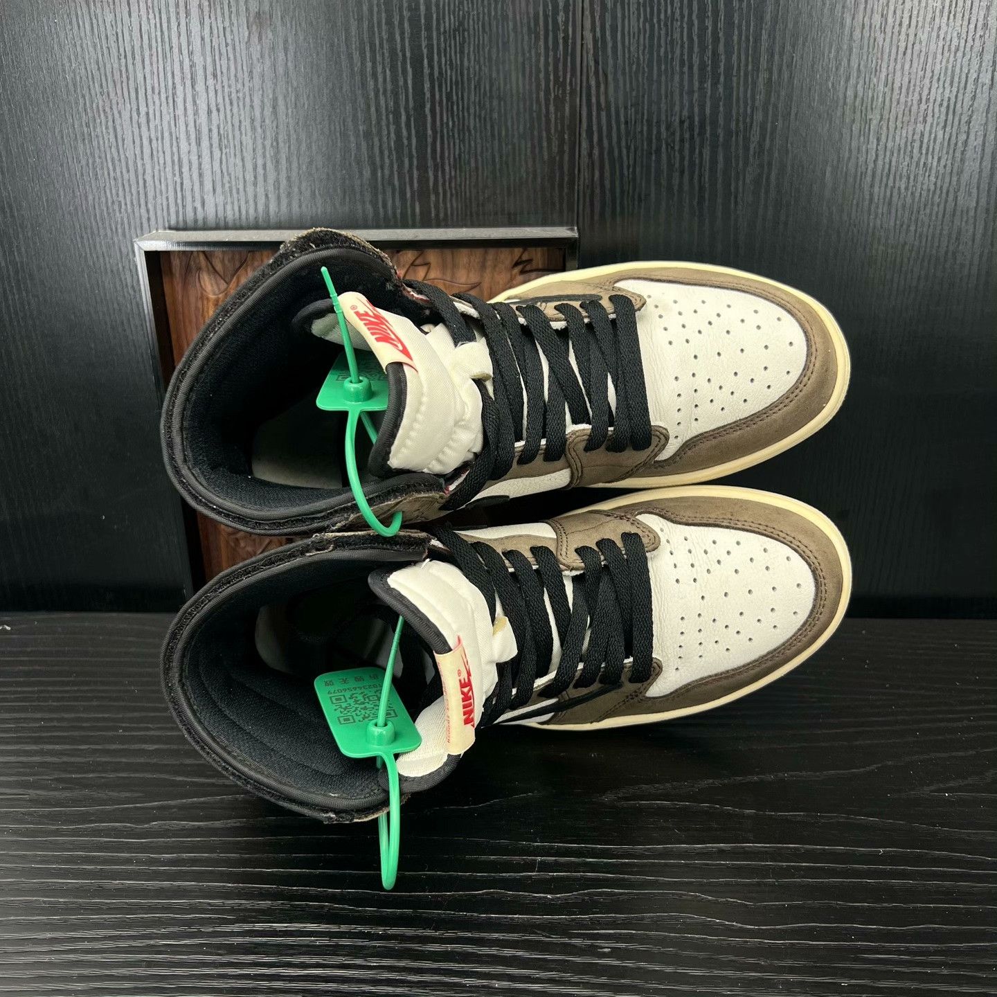 Nike Nike AJ1 Lowtop Sneakers 42 Men Size US 9 / EU 42 - 4 Thumbnail