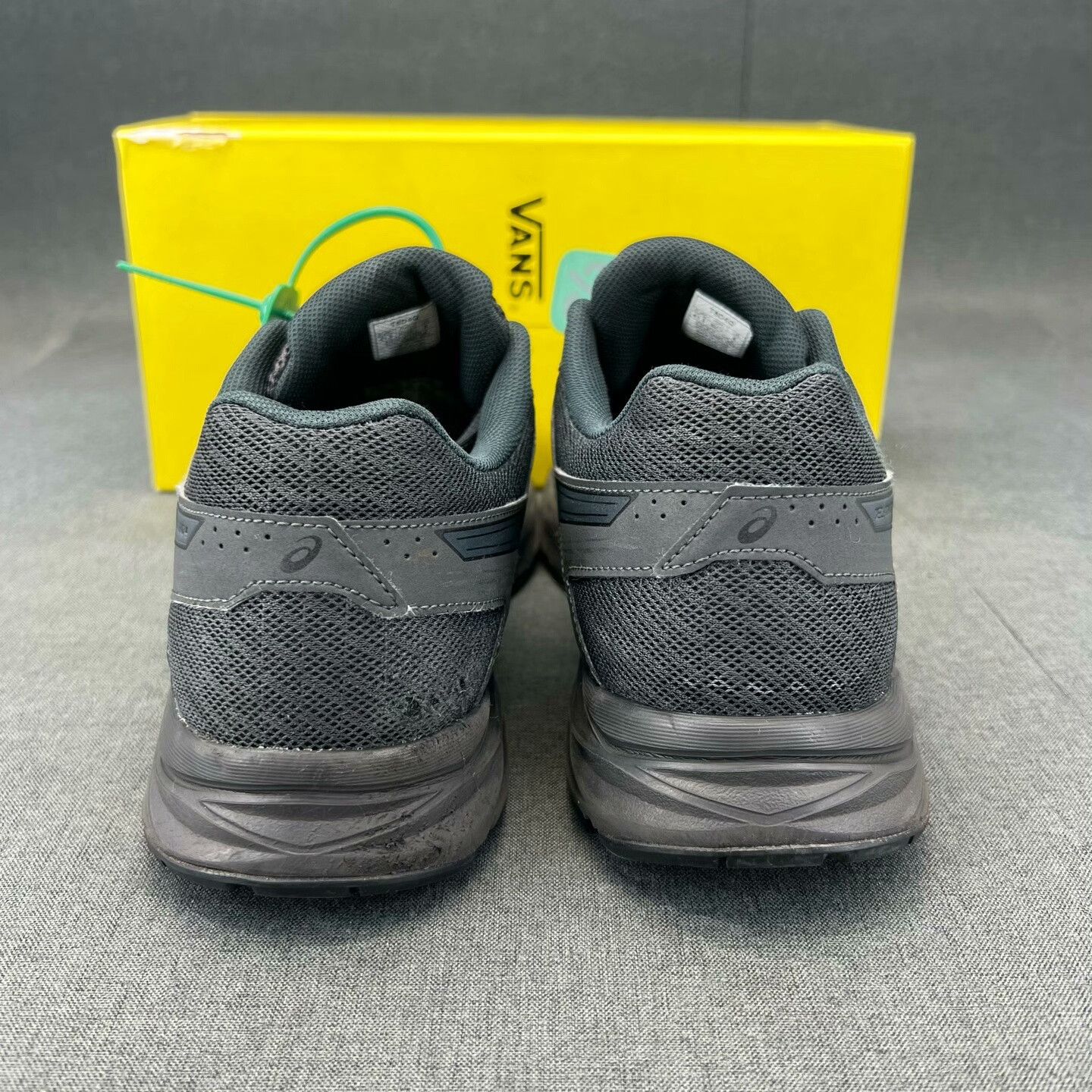 Asics Asics Black Lowtop Sneakers 41 Men Size US 8.5 / EU 41-42 - 6 Thumbnail