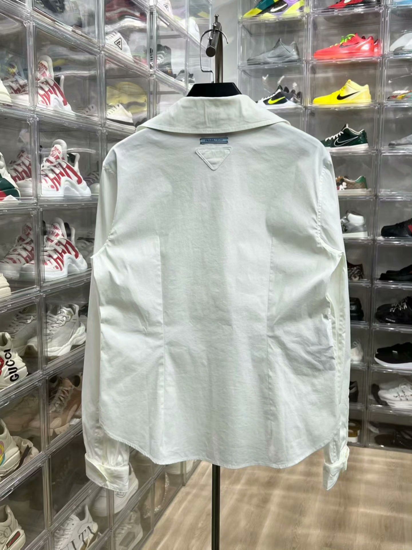 Prada Prada White Button Up 42 Women Size M / US 6-8 / IT 42-44 - 5 Thumbnail