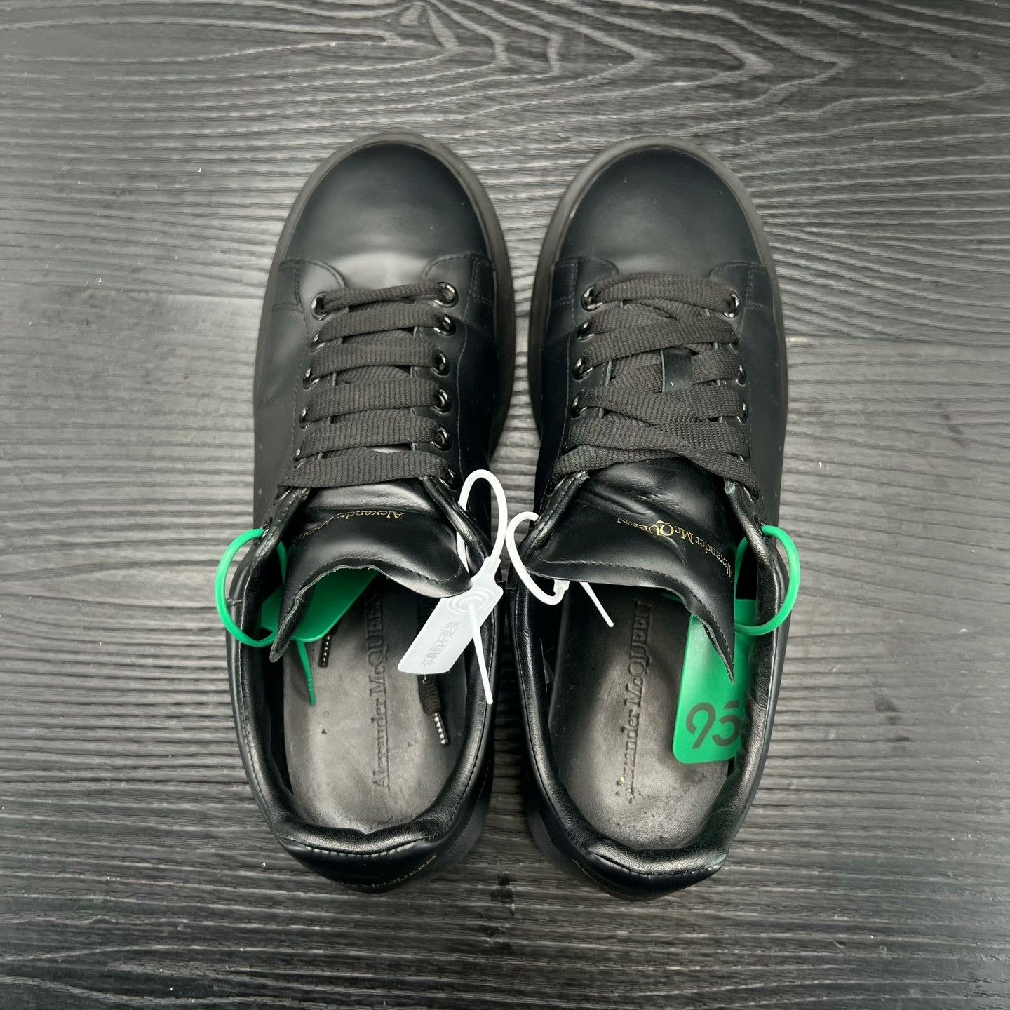 Alexander McQueen Alexander McQueen Black Lowtop Sneakers 44 Men Size US 10.5 / EU 43-44 - 7 Thumbnail