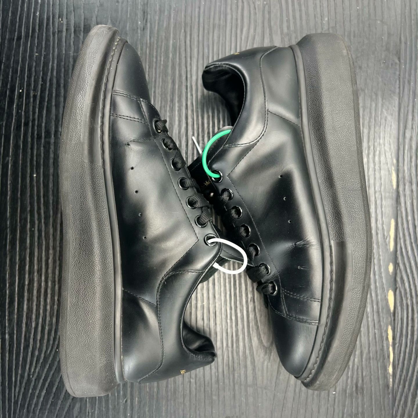 Alexander McQueen Alexander McQueen Black Lowtop Sneakers 44 Men Size US 10.5 / EU 43-44 - 2 Thumbnail
